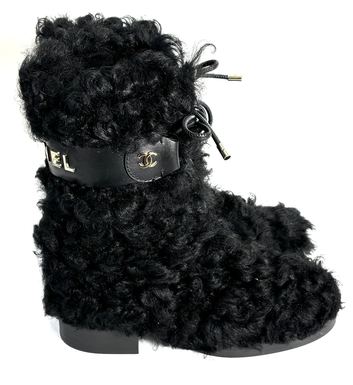 CHANEL INTERLOCKING CC LOGO SHEARLING BOOTS