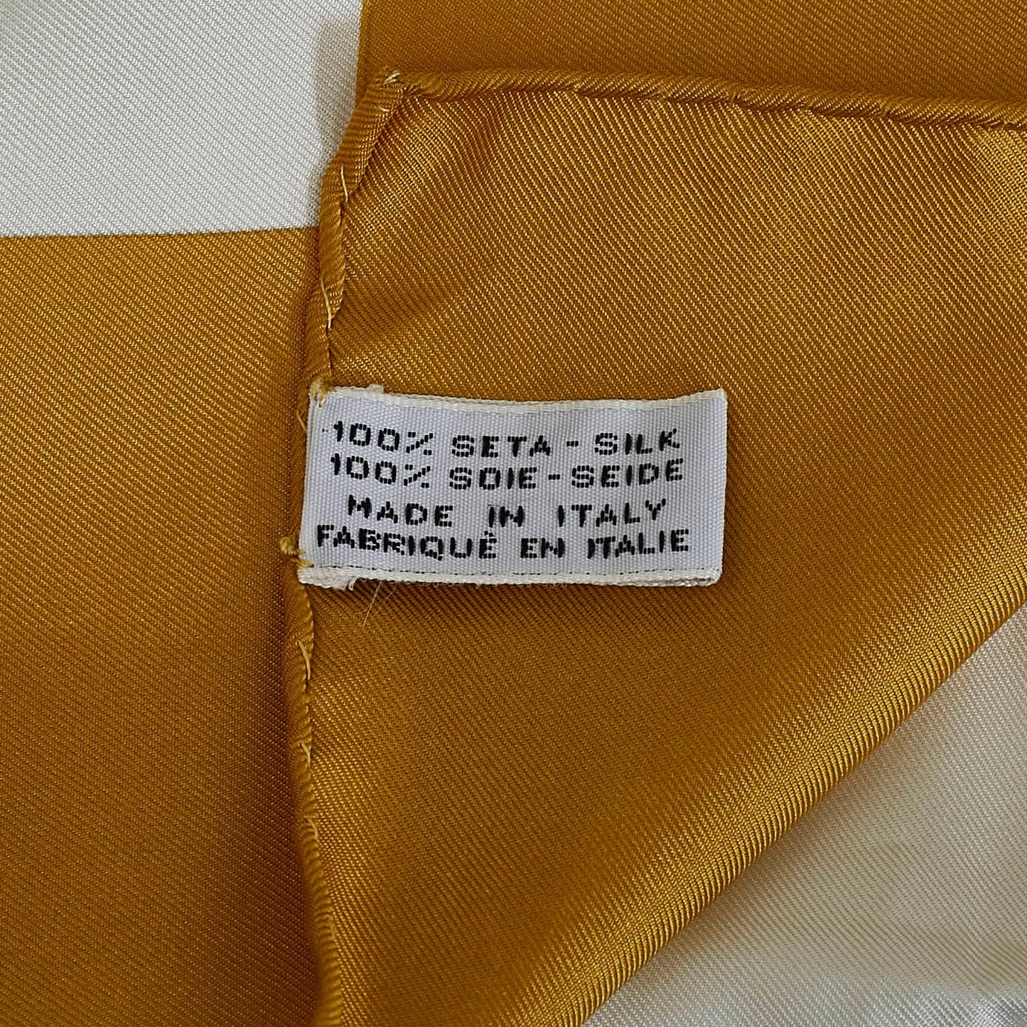 Chanel CC Silk Scarf SHG-q6Owyy