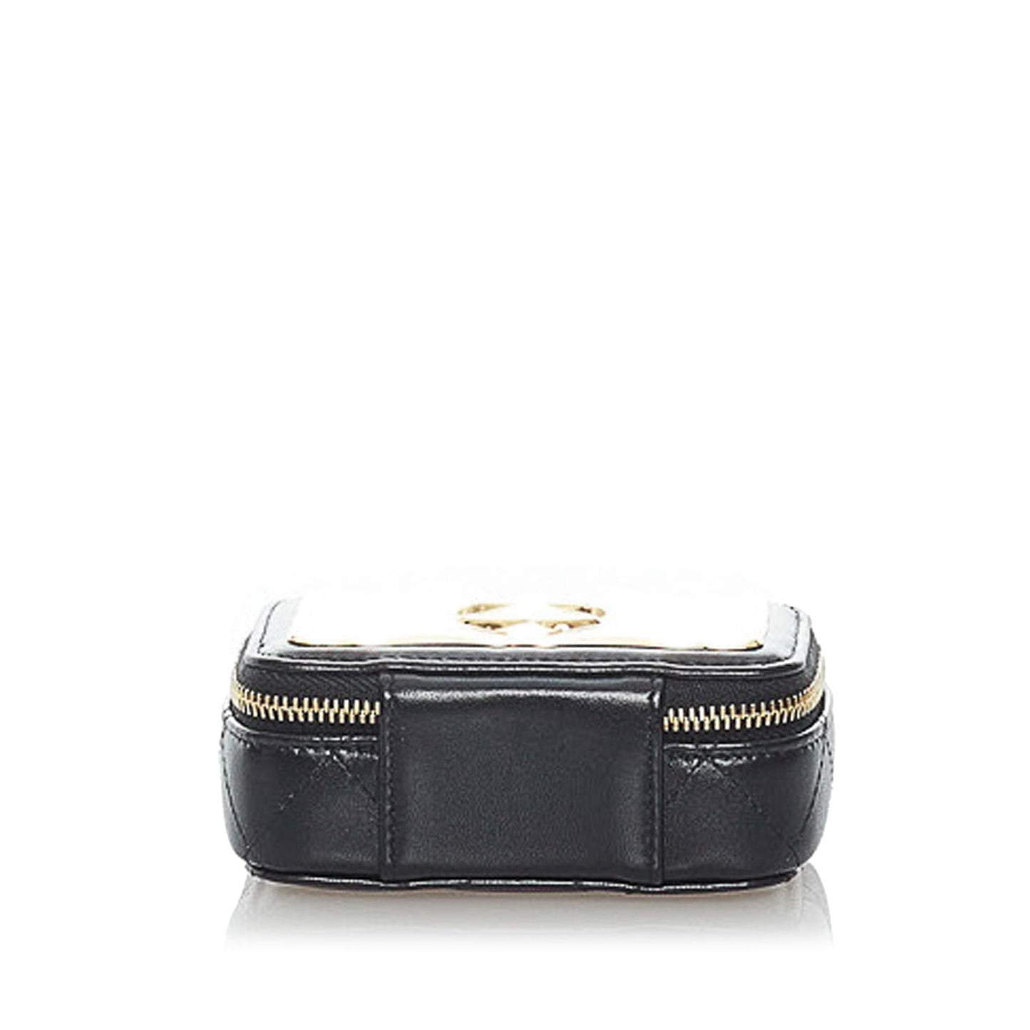Chanel Square Classic Quilted Lambskin Flap (SHG-DhK2mq)
