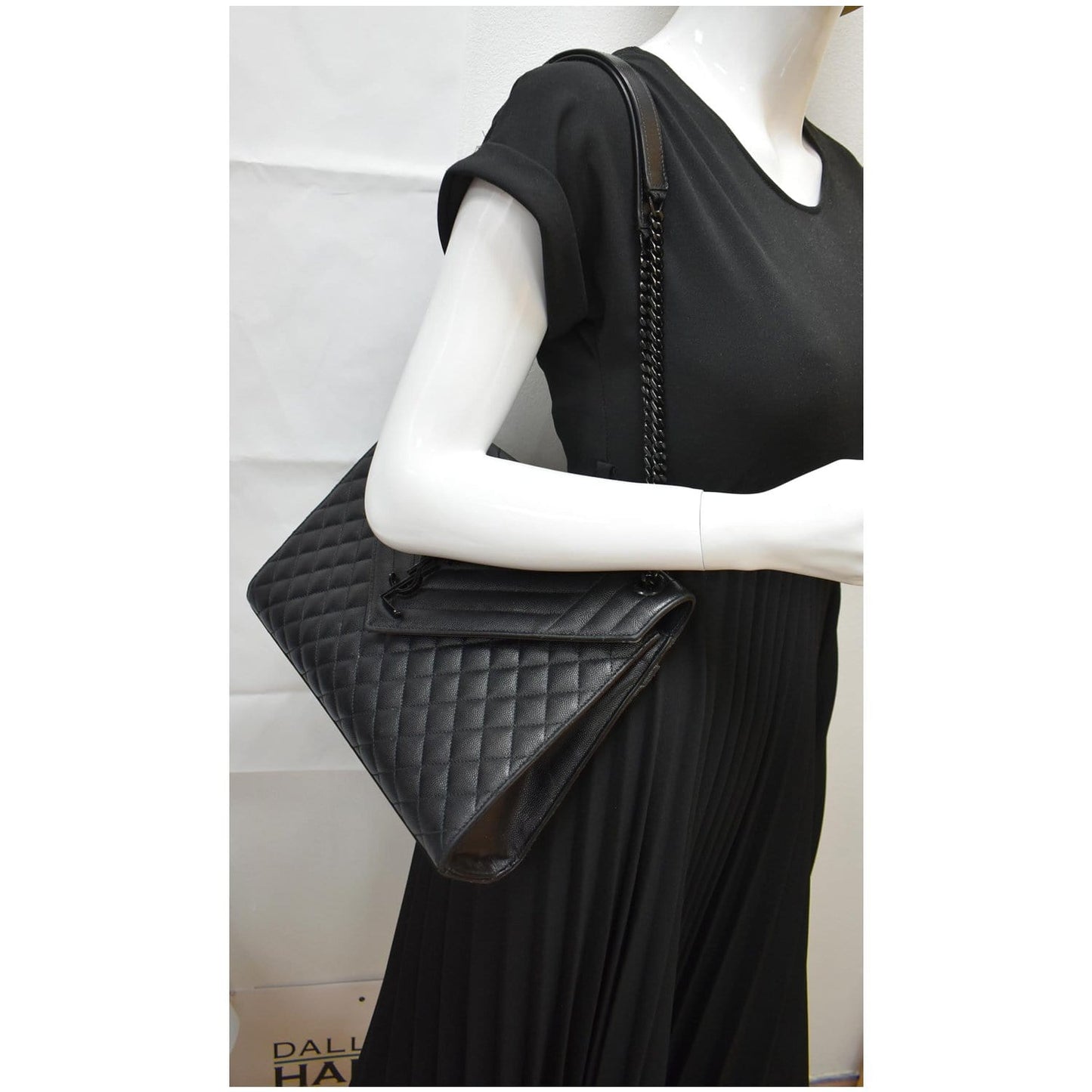 YSL Saint Laurent Saint Envelope Grain De Poudre Shoulder Bag Leather Black