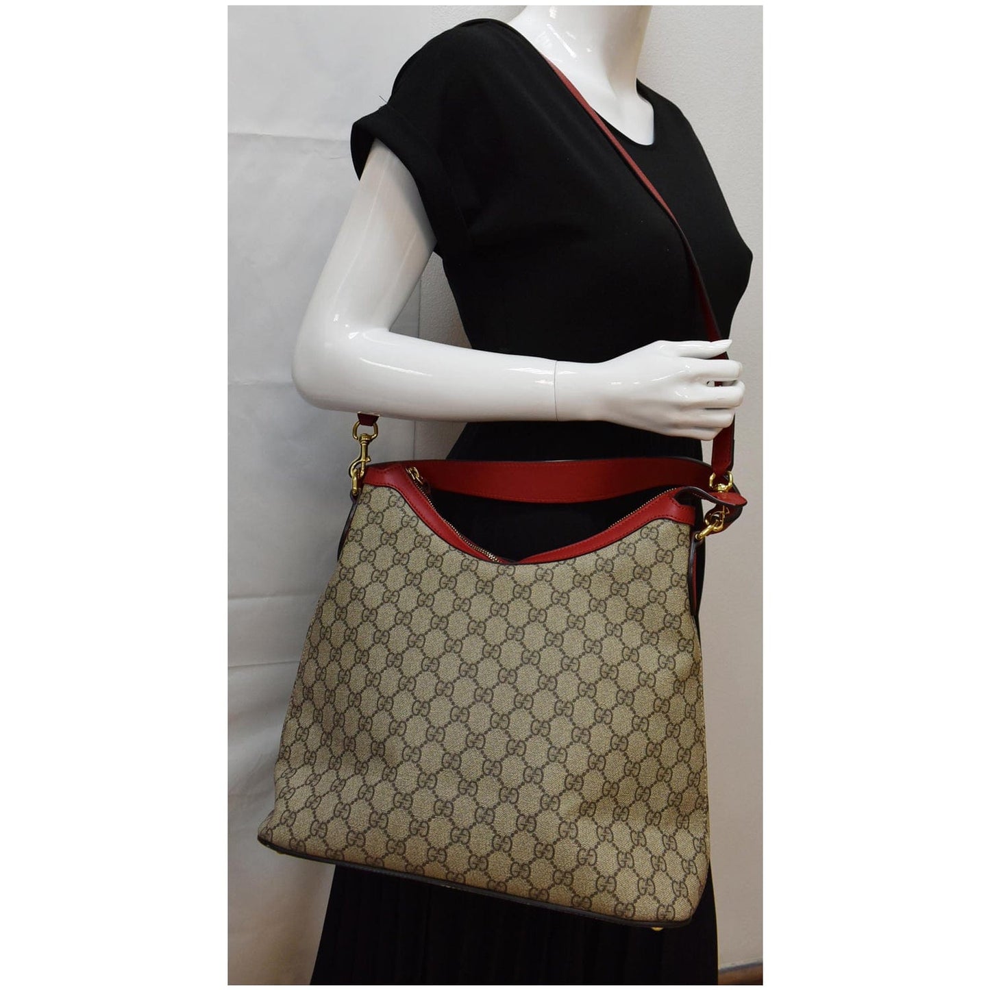Gucci Linea Supreme Coated Hobo Shoulder Bag Canvas Beige