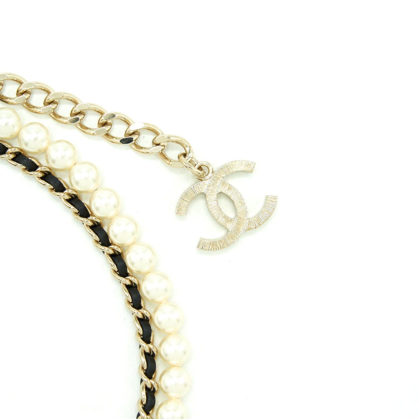 Chanel 21K Pearl Choker Light Tone Gold Handbag