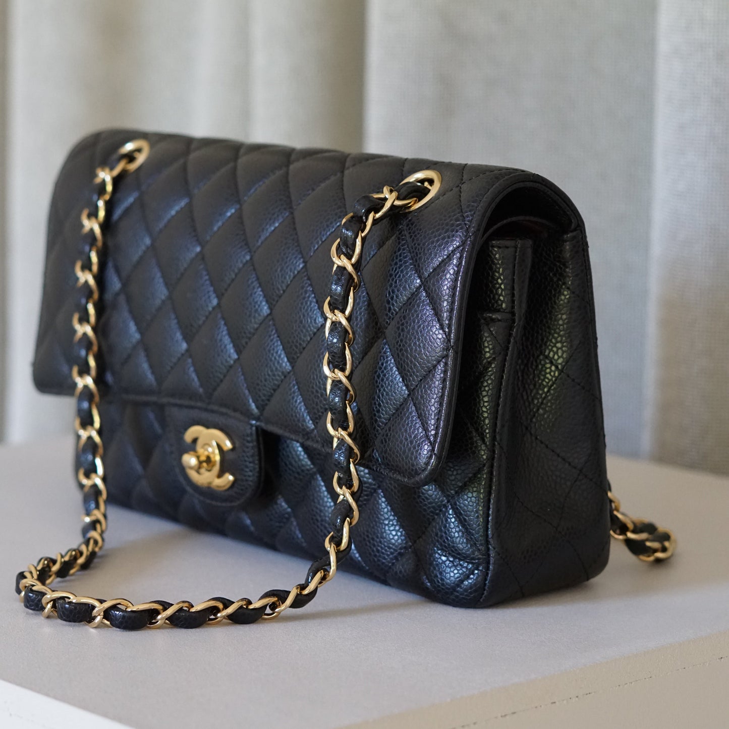 CHANEL CLASSIC MEDIUM BAG