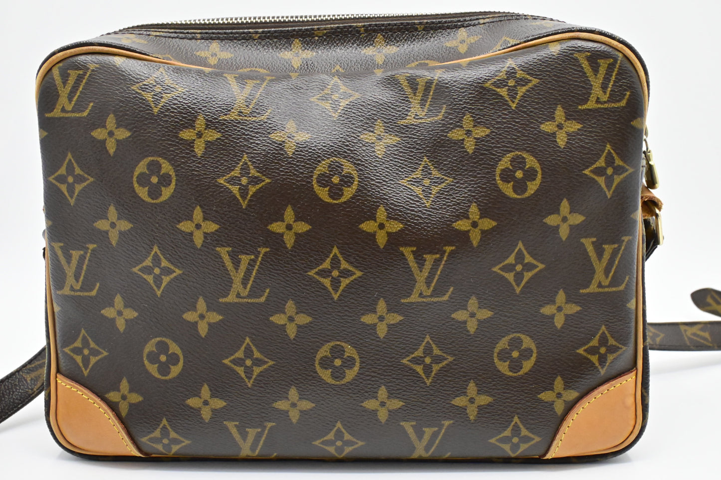 Louis Vuitton Nil Monogram Canvas Handbag