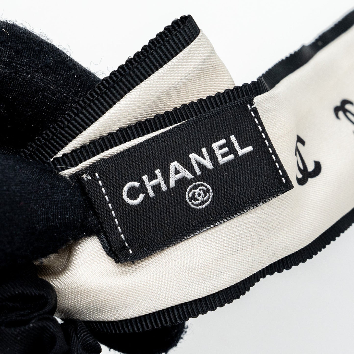 Chanel hair tie silk twill lack ecru Handbag