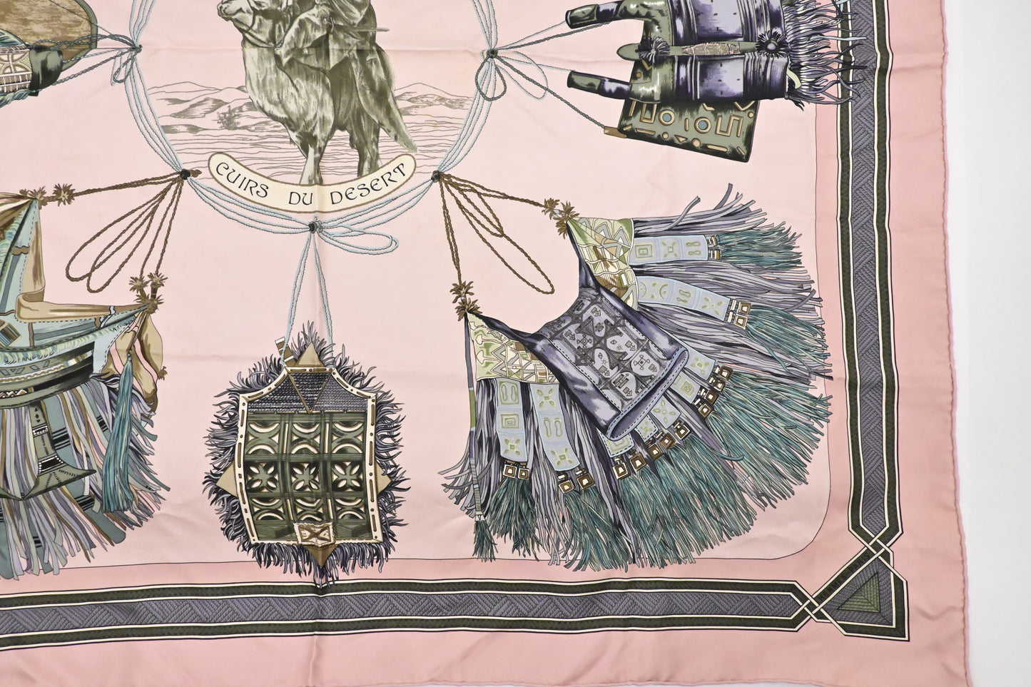 Hermes 'Cuirs De Desert' Carres In Silk Handbag Pink Travel Bag