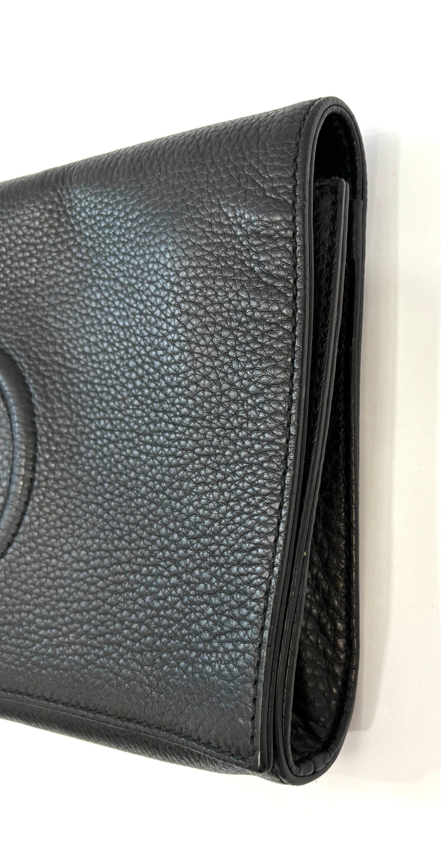 Gucci PEBBLED SOHO Leather Calfskin Medium Clutch Bag