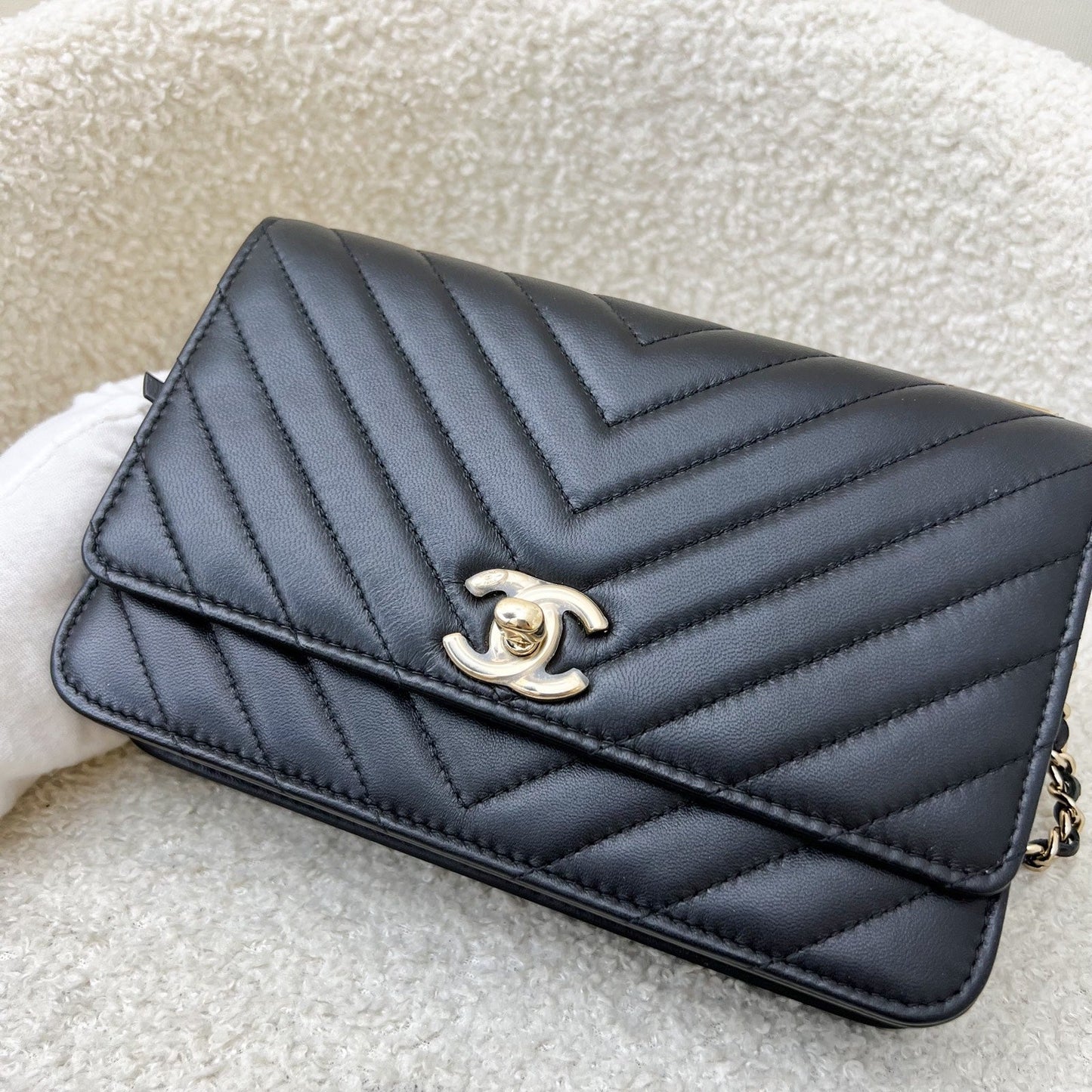 Chanel Trendy Cc Wallet On Chain Woc In Black Chevron Lambskin And Lghw ( ) Bag