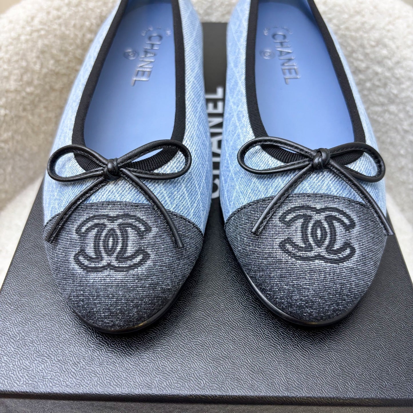 Chanel Classic Ballerina Pumps In Embroidered Light Blue Denim Black Gosgrain Sz 37.5 Bag