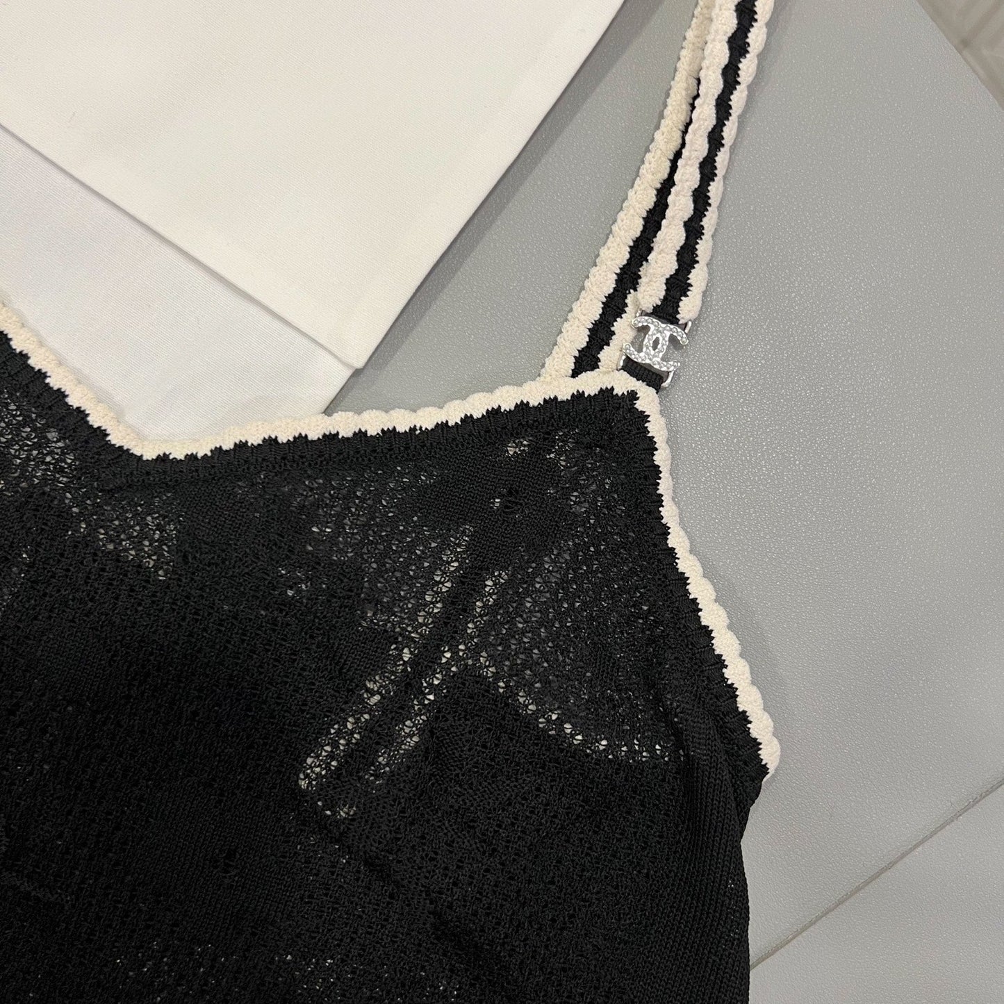 Chanel Sleeveless Strappy Top in Black / White Knit Sz 34 (Model: P77863)