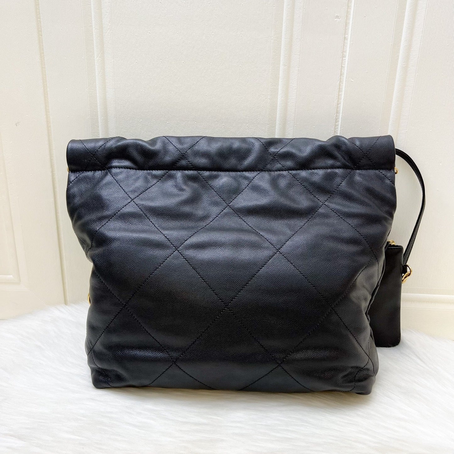 Chanel 22 Small Hobo Handbag in Black Shiny Caviar and Aghw ( )