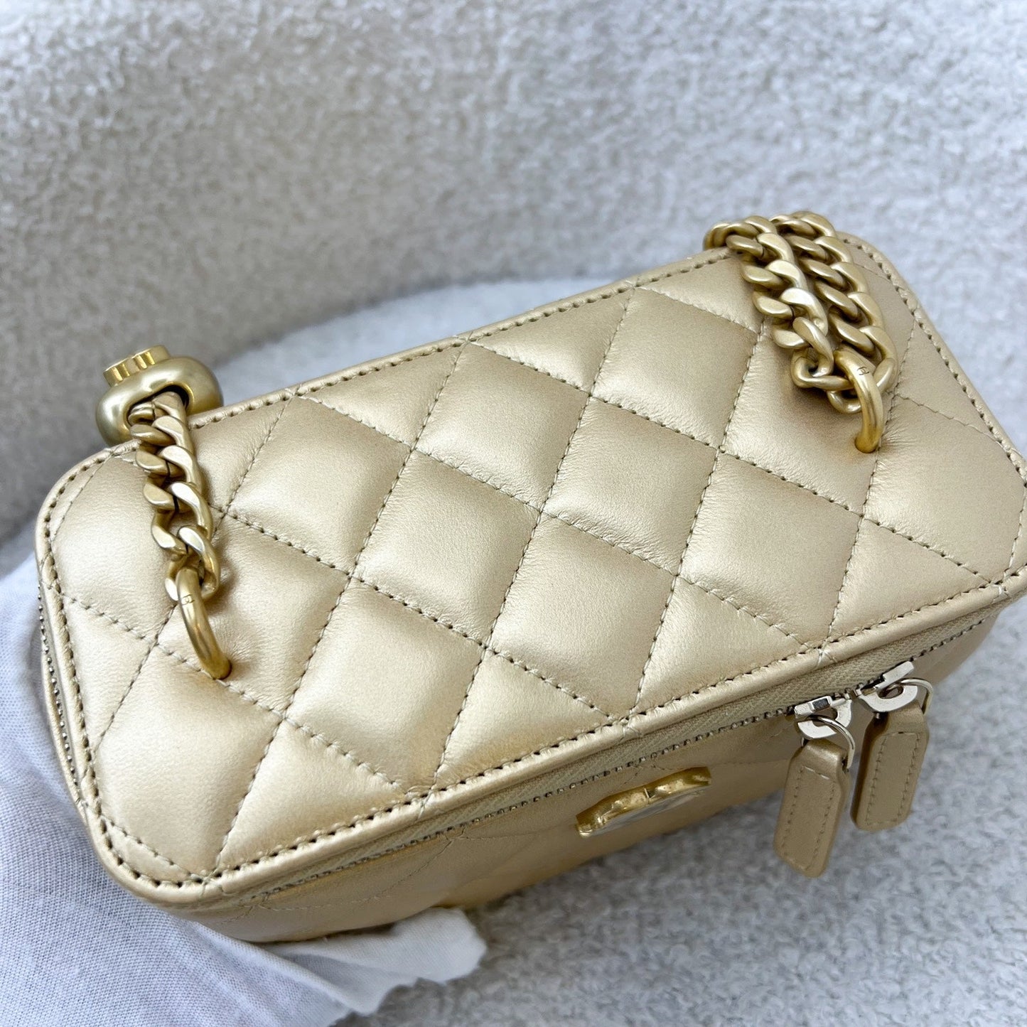 Chanel 23P Heart Adjustable Chain Vanity in Gold Lambskin and Aghw Handbag