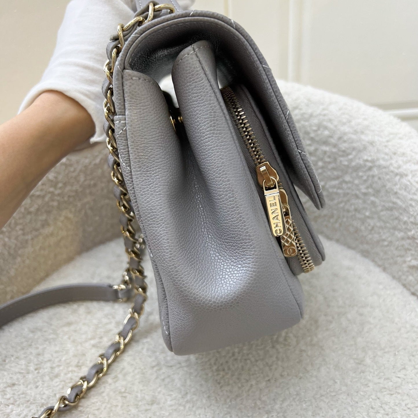 Chanel Medium Business Affinity Flap in 21B Grey Caviar and Lghw ( ) Handbag