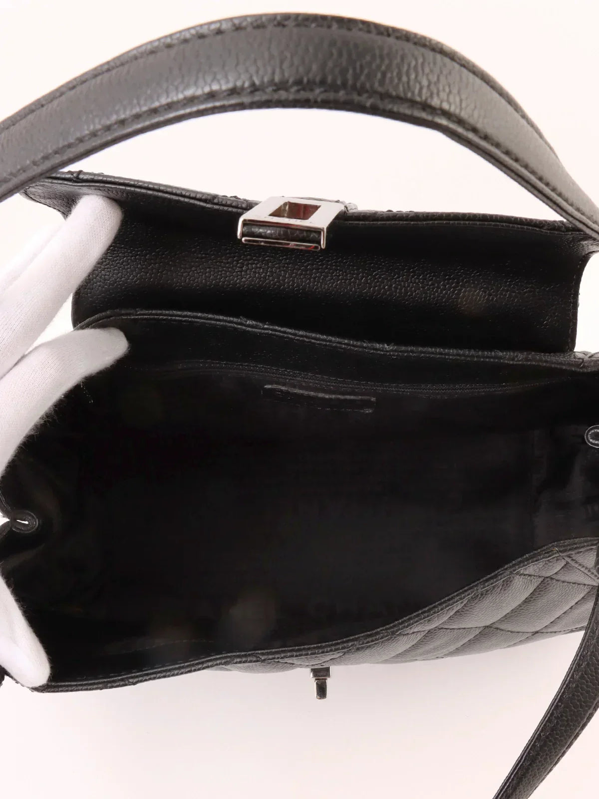 Chanel Around Made Caviar Skin . Shoulder Bag Black