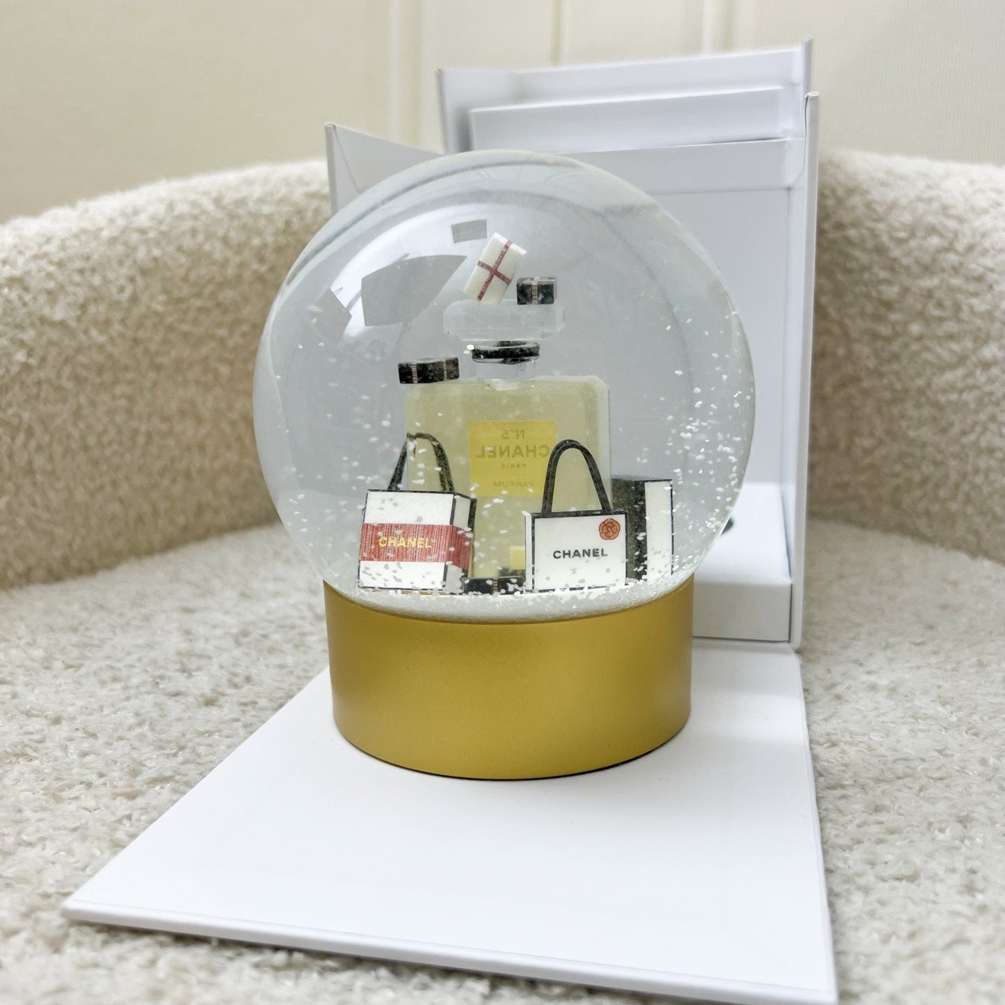 Chanel Vip Gift Perfume Bottles Christmas Snow Globe Handbag