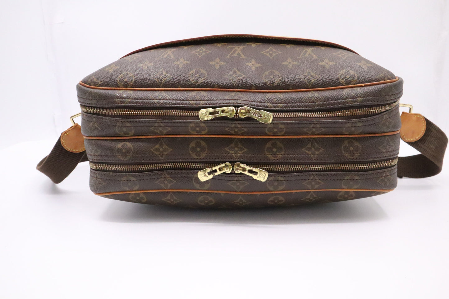 Louis Vuitton Reporter Monogram GM Canvas Handbag Monogram Canvas