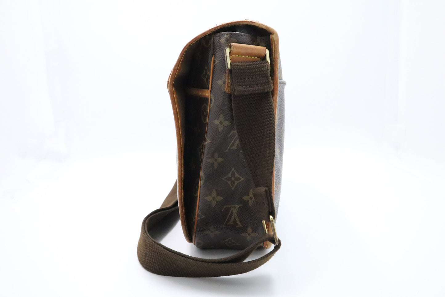 Louis Vuitton Messenger Bosphore MM Monogram Canvas Crossbody Bag