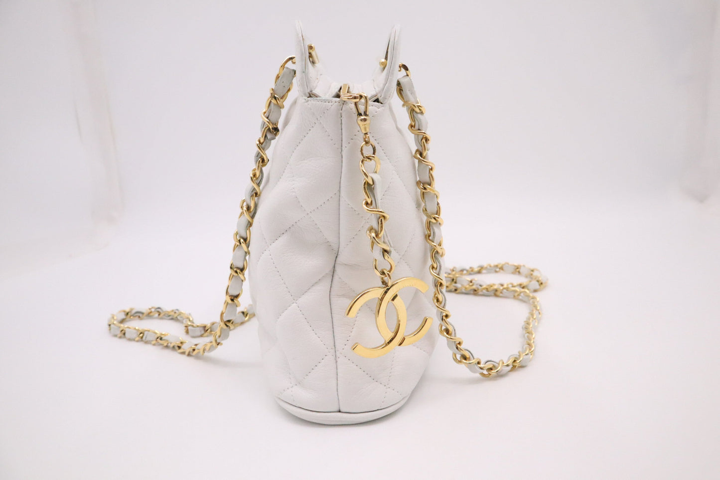 Chanel Mattelassé White Leather Shoulder Bag