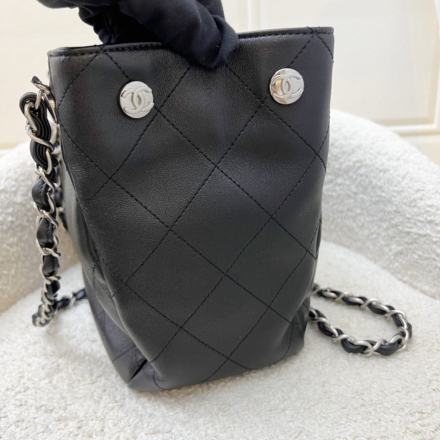 Chanel 25P Tote Bag in Black Shiny Lambskin and Shw ( )