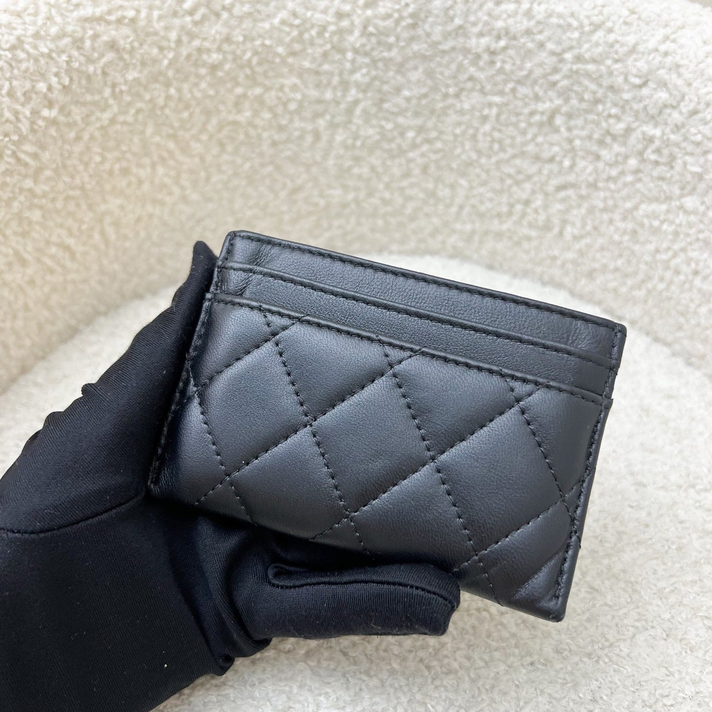 Chanel Seasonal Flat Card Holder in Black Lambskin and Lghw for Women