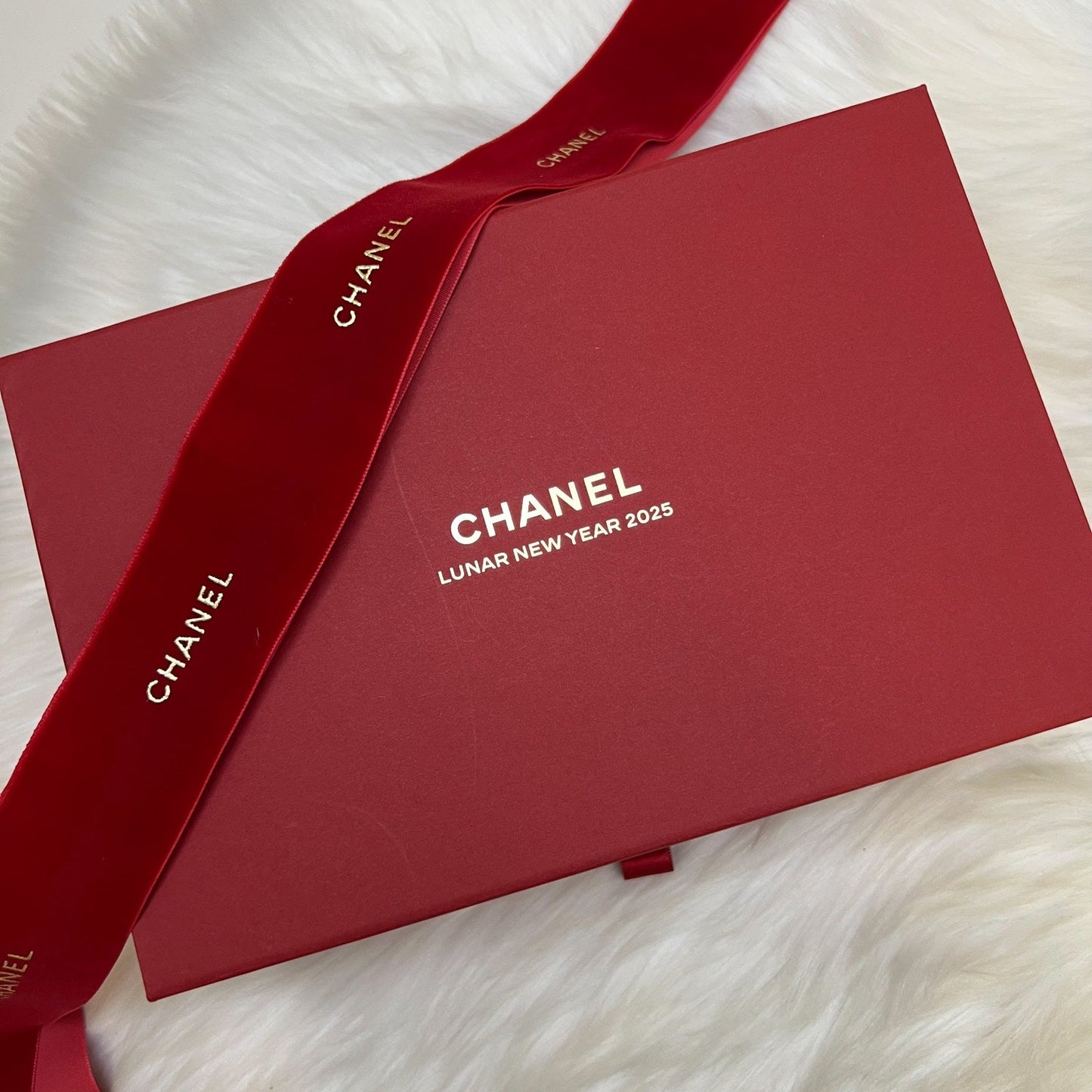 Chanel Year Of The Snake Vip Gift Candle And Holder Set In Gold Tone Hw Bag