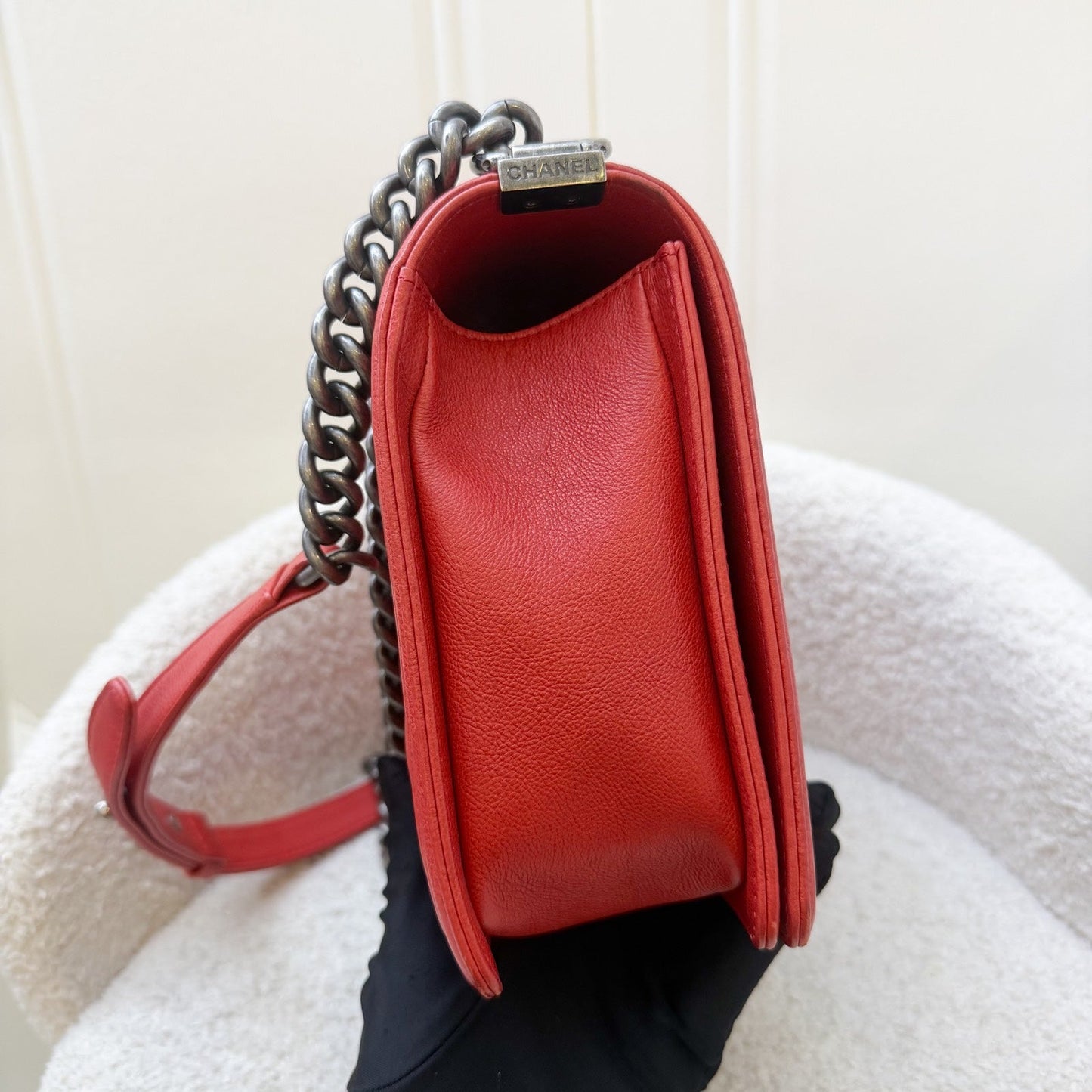 Chanel Medium 25Cm Boy Flap In Red Distressed Calfskin And Rhw Bag