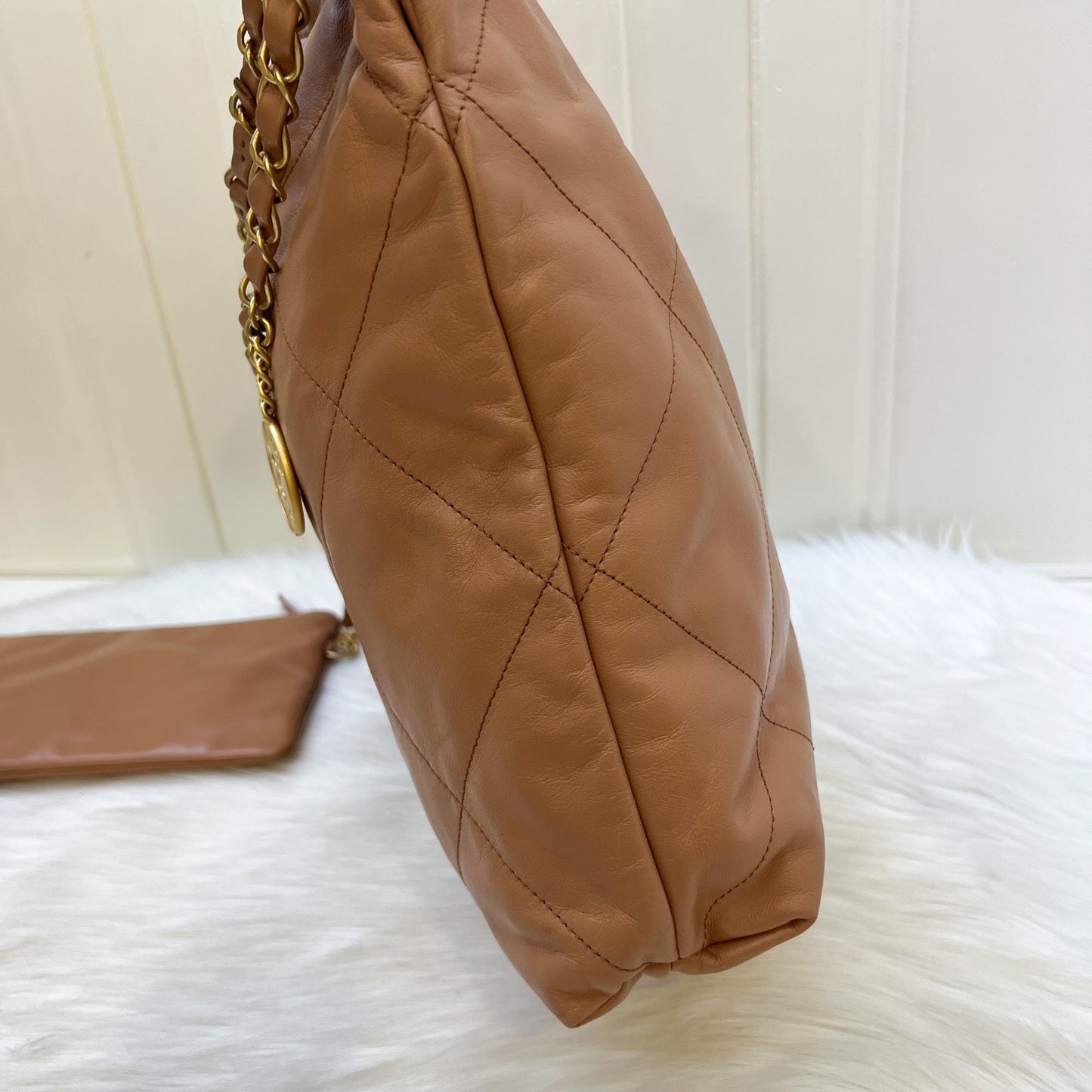 Chanel 22 Medium Hobo Handbag in Caramel Calfskin and Aghw