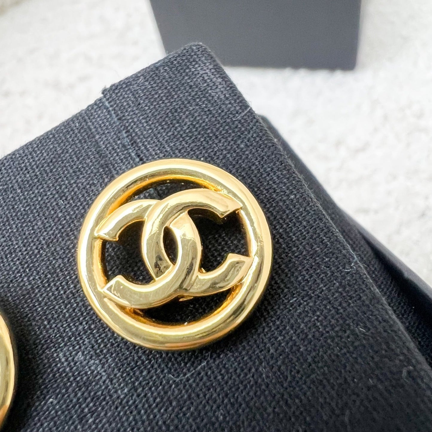 Chanel 23A Round Earrings with CC Logo in Ghw ( )