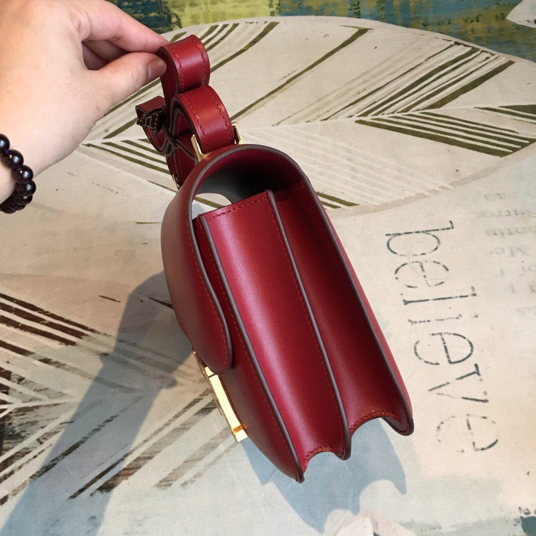 Top Quality Constance Burgundy For Women Toned Gold Travel Bag
