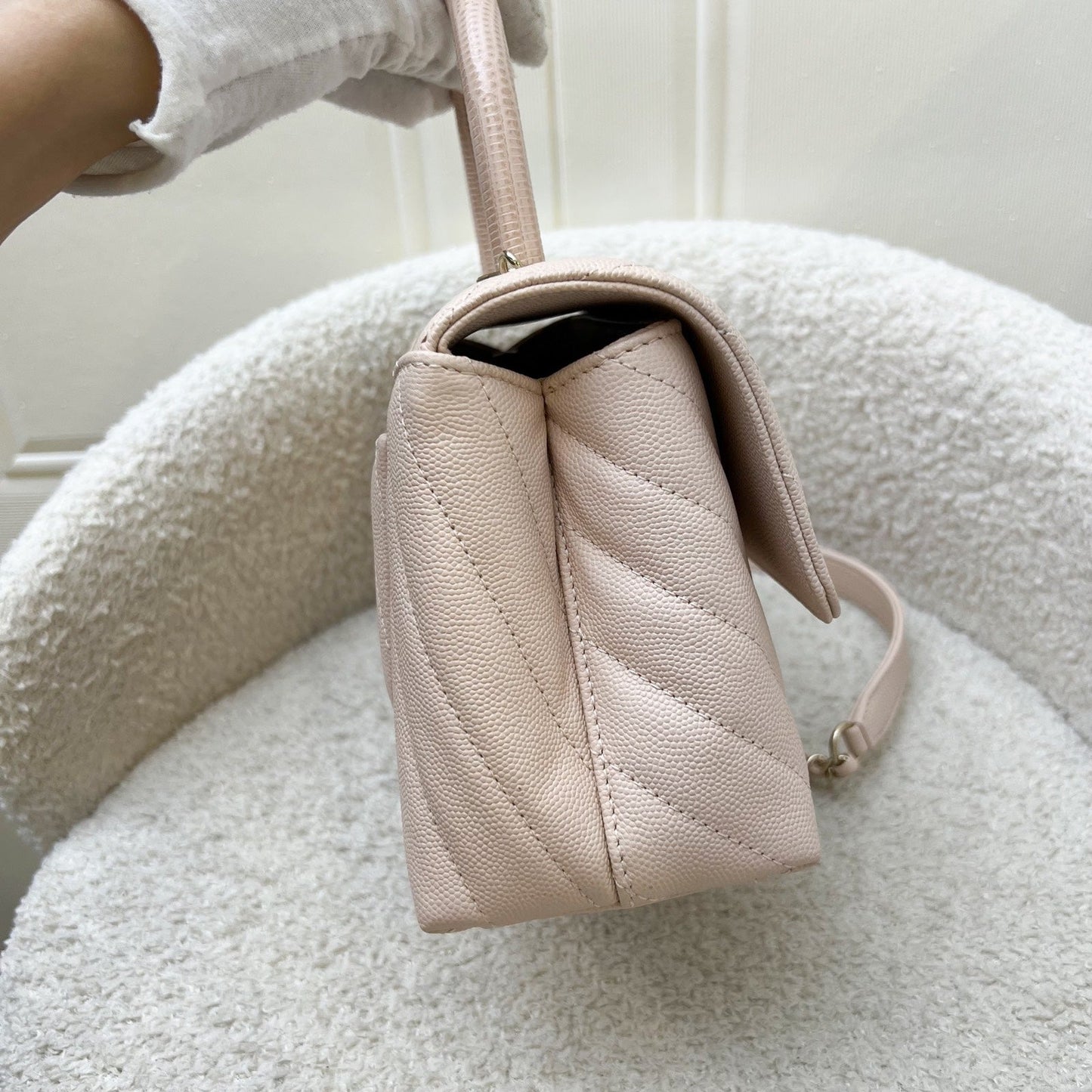 Chanel Small Coco Handle in 20A Chevron Quilted Beige Pink Caviar and Lghw Handbag