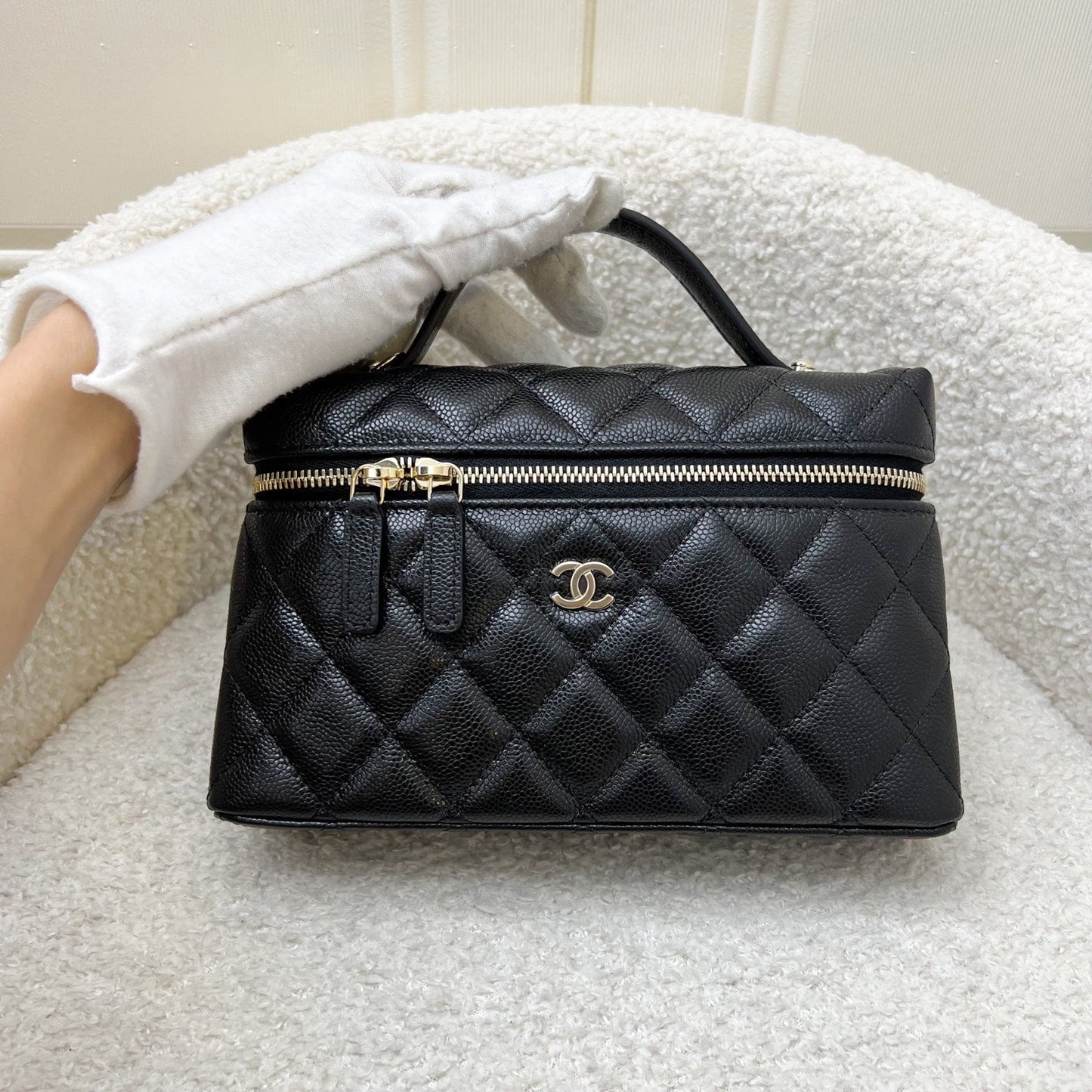 Chanel 25C Vanity / Clutch With Chain (lp Style Bag) In Black Caviar And Lghw