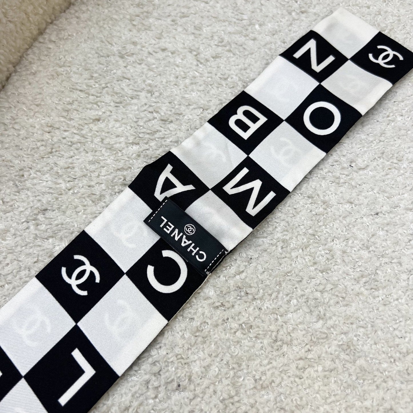 Chanel CC Logo Bandeau in Black and White 100% Silk ( ) Handbag