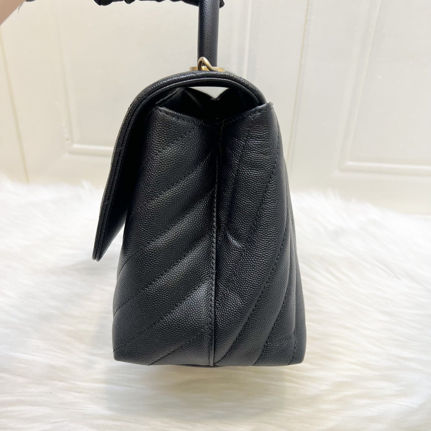 Chanel Medium 29cm Coco Handle Flap in Chevron Quilted Black Caviar and GHW (Model: A92991)