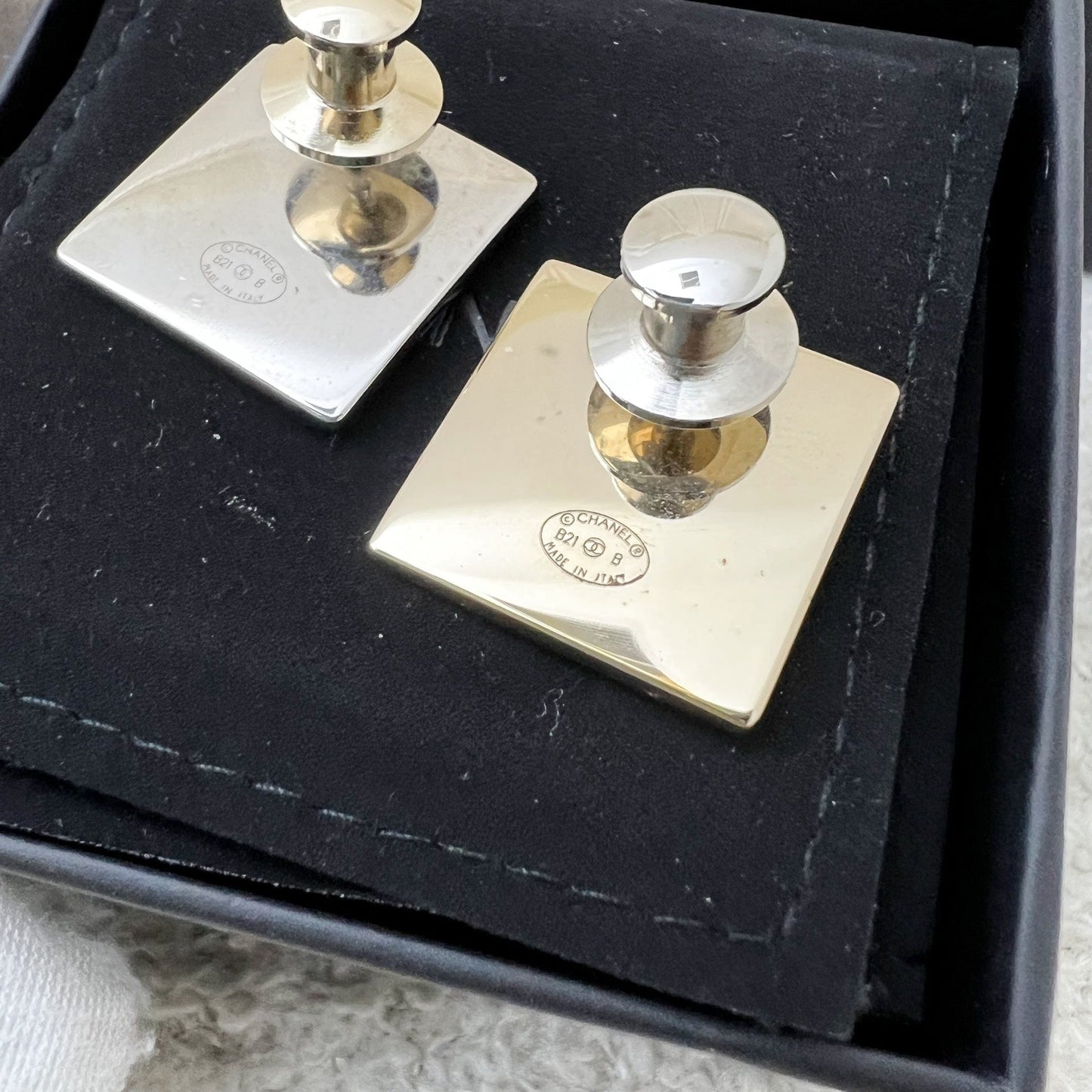 Chanel Pair Of Pins (Brooches) In Shw Bag