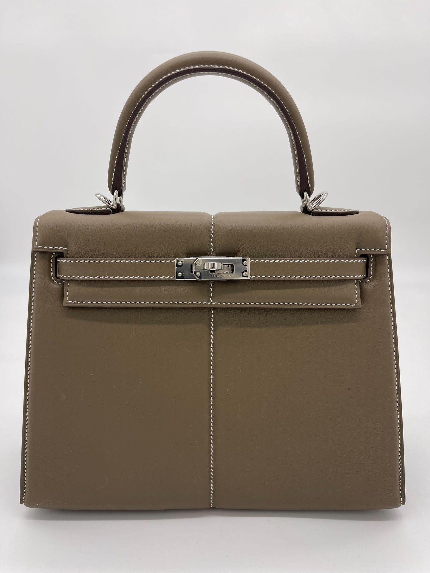 Hermes Luxury Kelly Etoupe Swift Padded Palladium Hardware Travel Bag