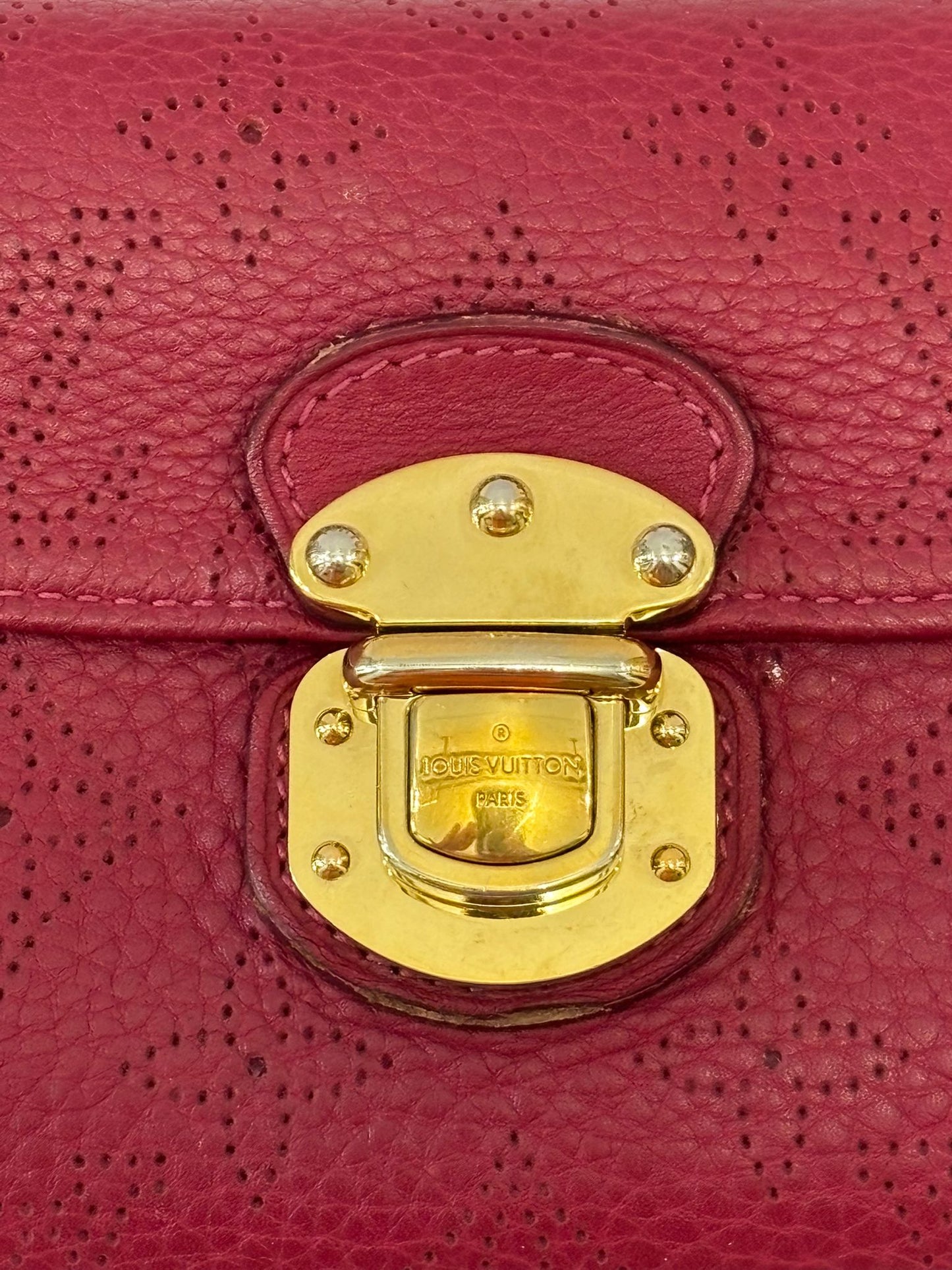 Louis Vuitton MAHINA AMELIA Leather Wallet Case
