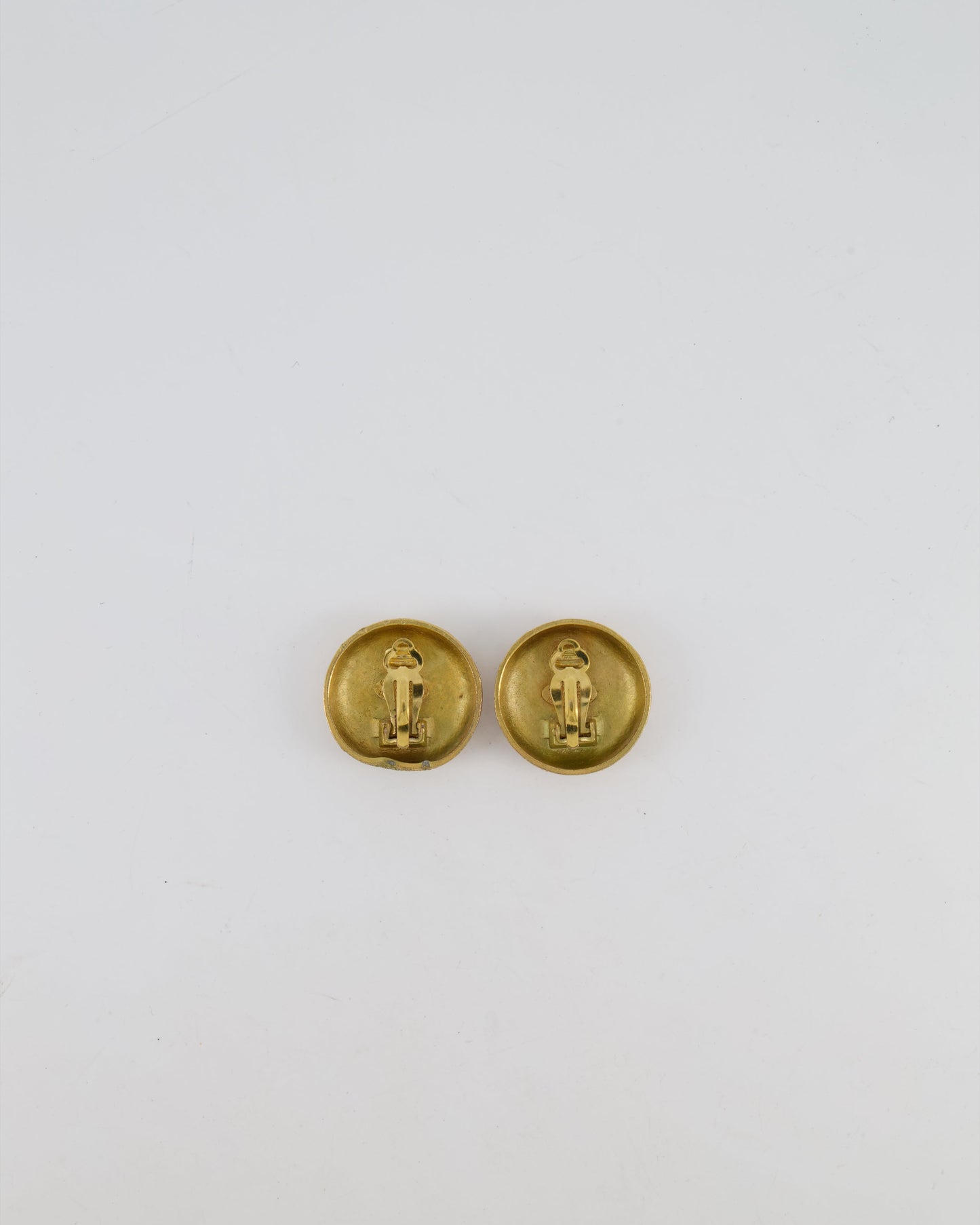 Chanel 94P Gold Textured Round Clip-On Earrings with Gold CC Logo