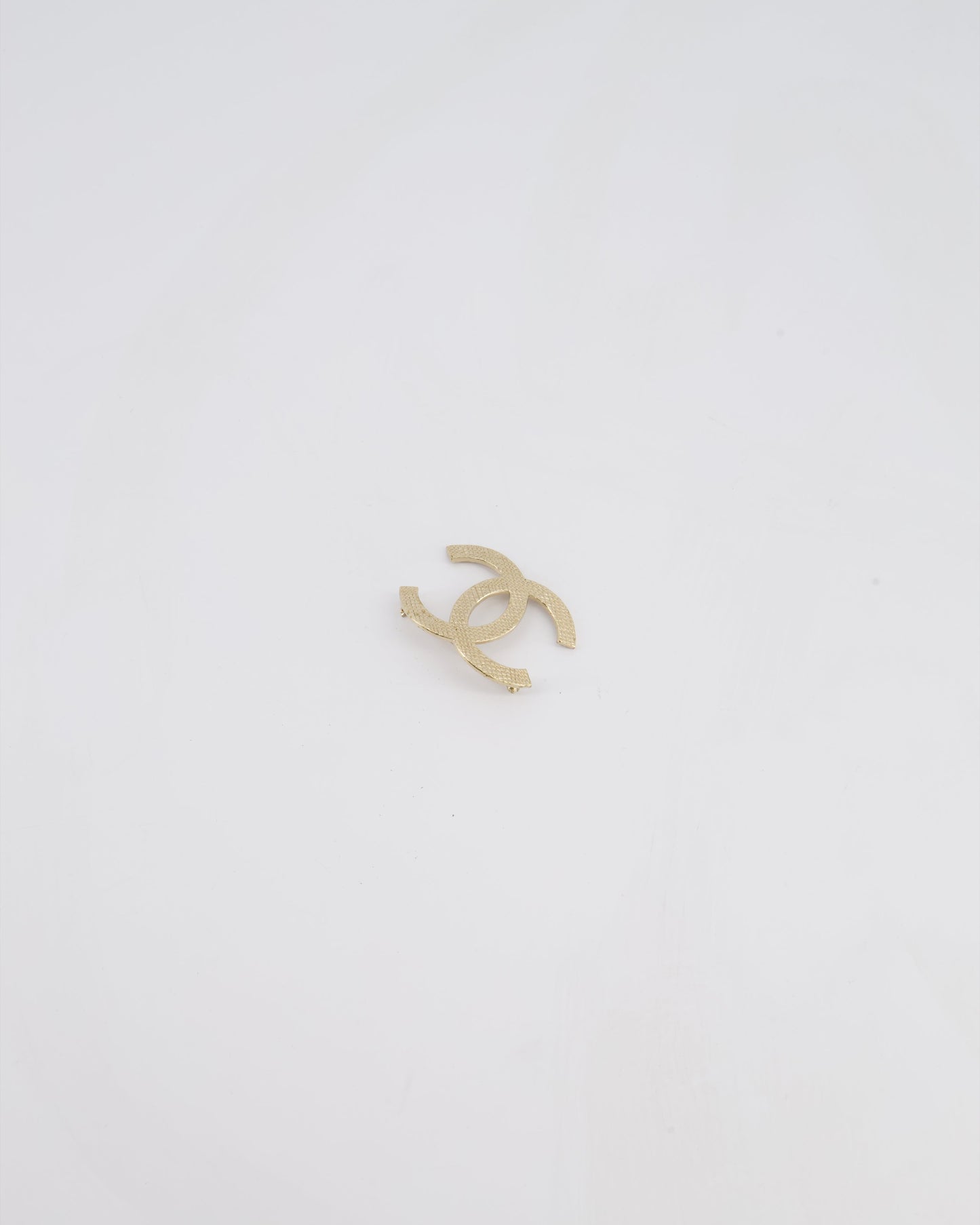 Chanel 16B Champagne Gold CC Textured Brooch