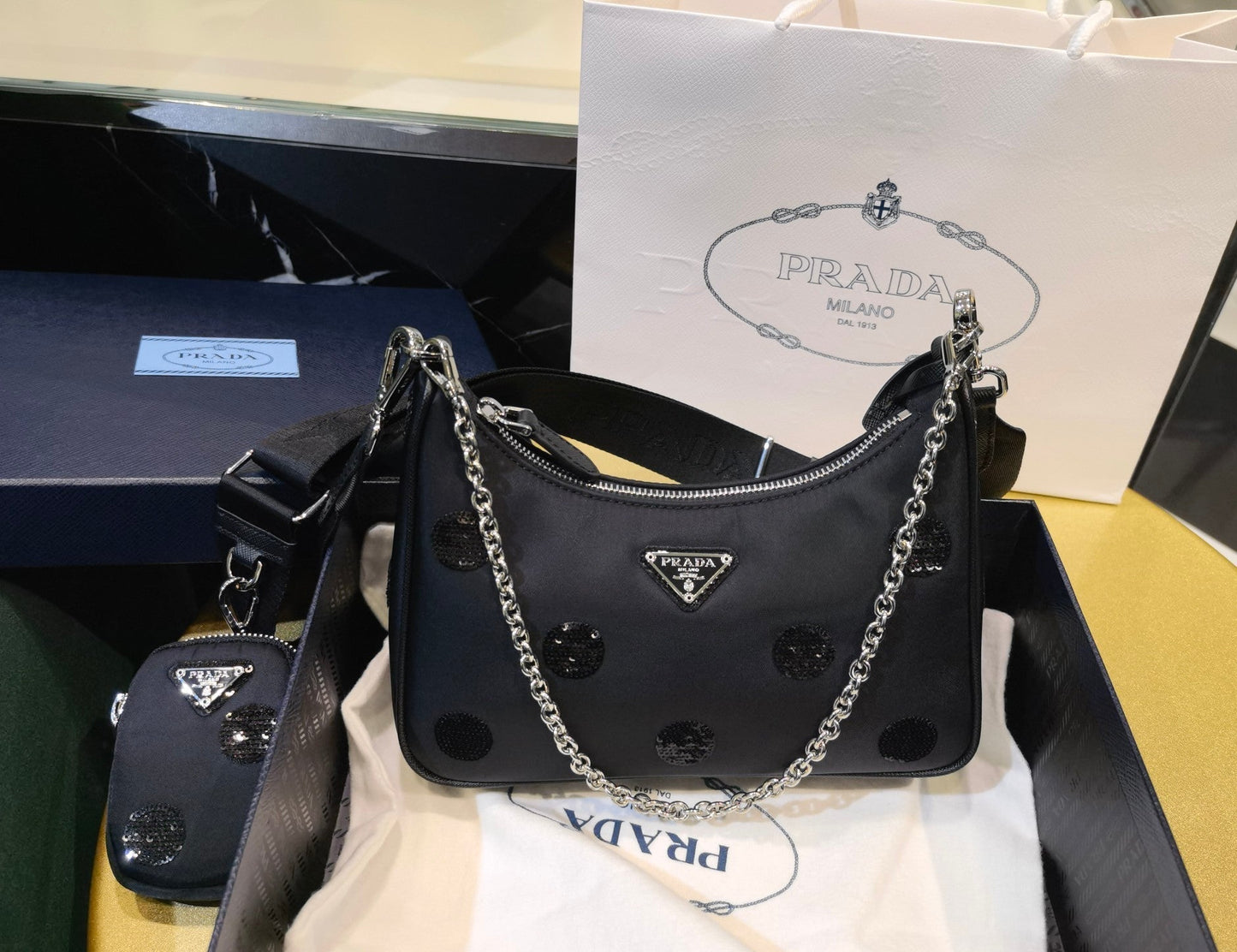 Prada Bolsa Re Edition Luxury Handbag Travel Bag Re Edition 2006