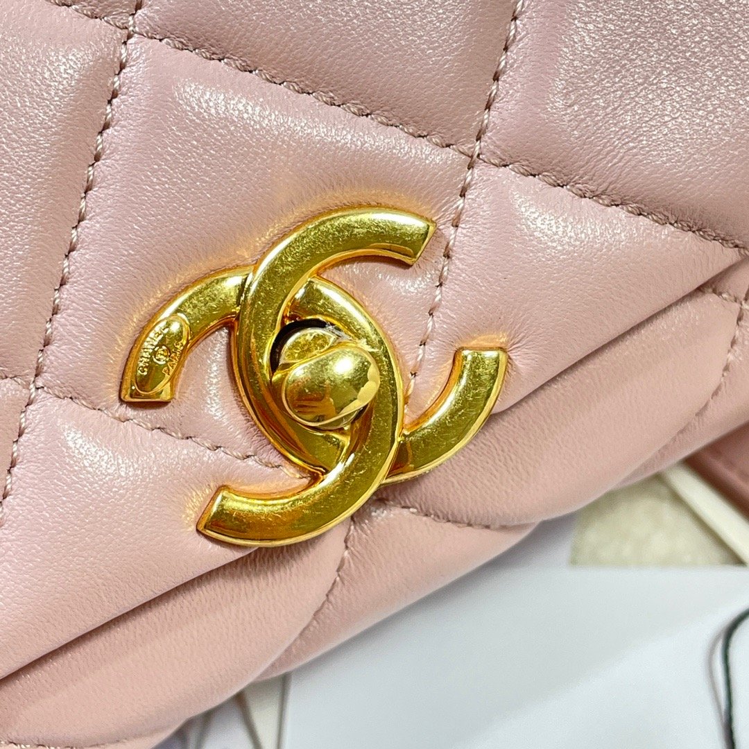 CHLLarge Hardware PiNike , ’s Gold Flap Shoulder Bag
