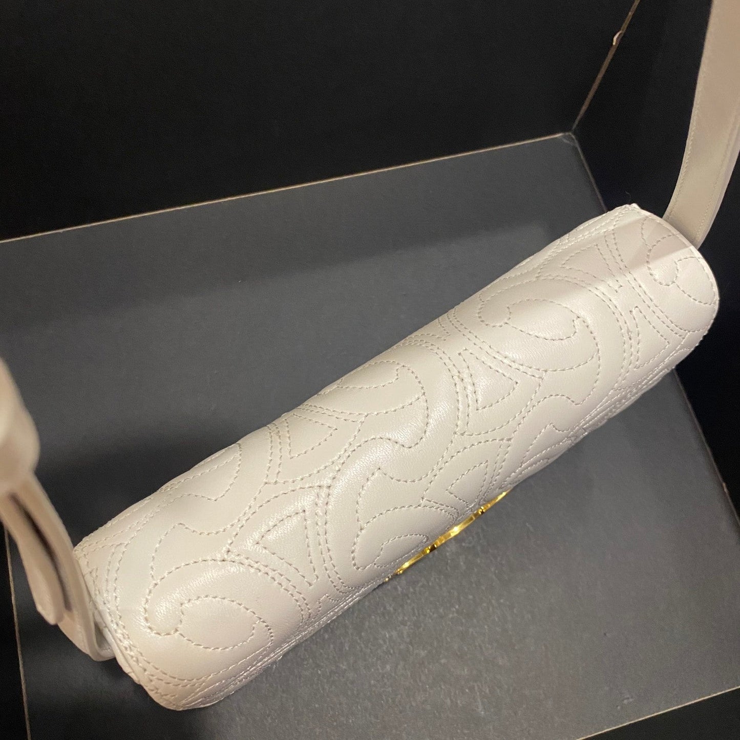 Top Quality Triomphe Shoulder Bag In Triomphe Quilted White