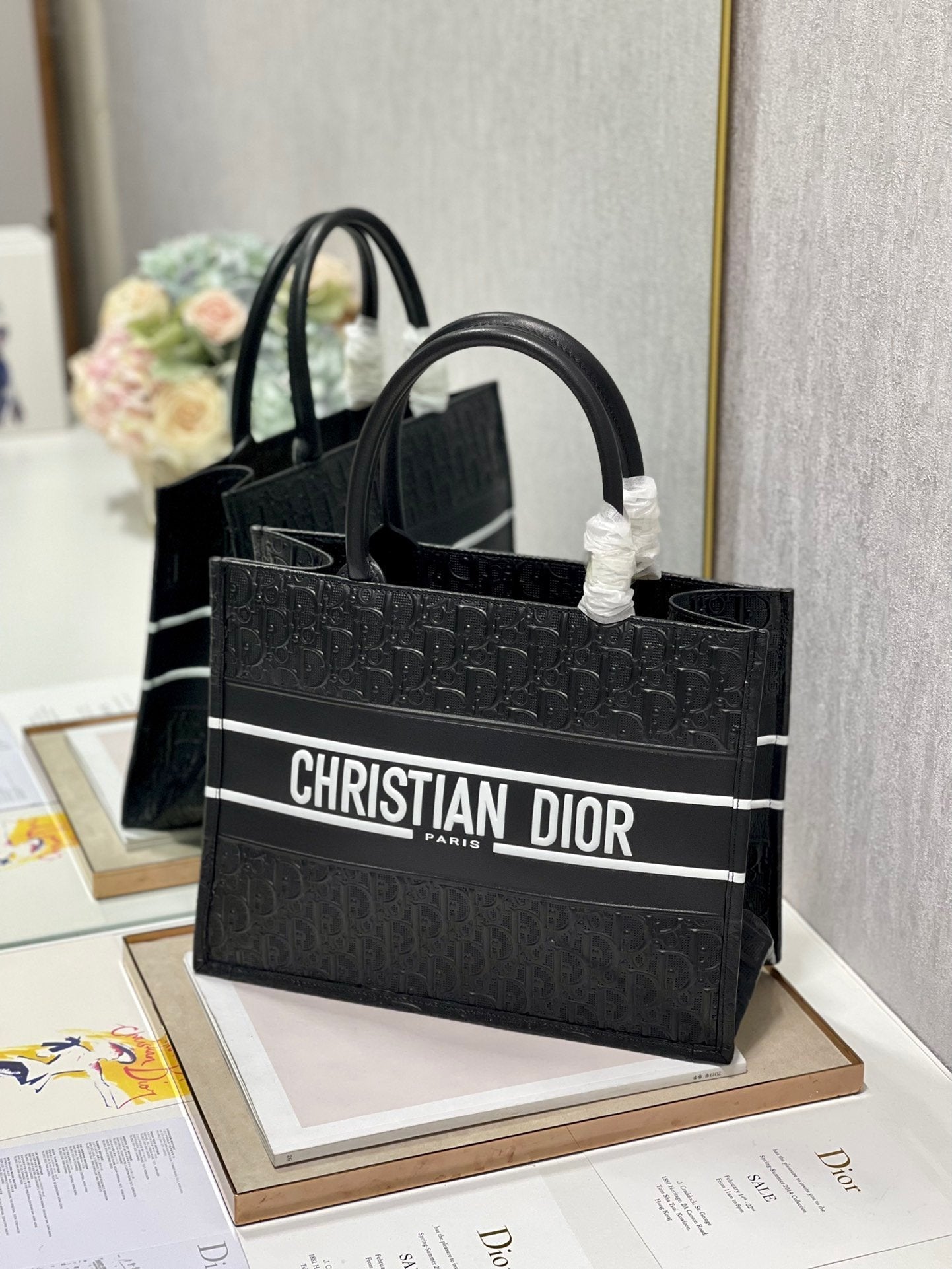 Metop Qualityum Book Cd Black Book Tote Bag