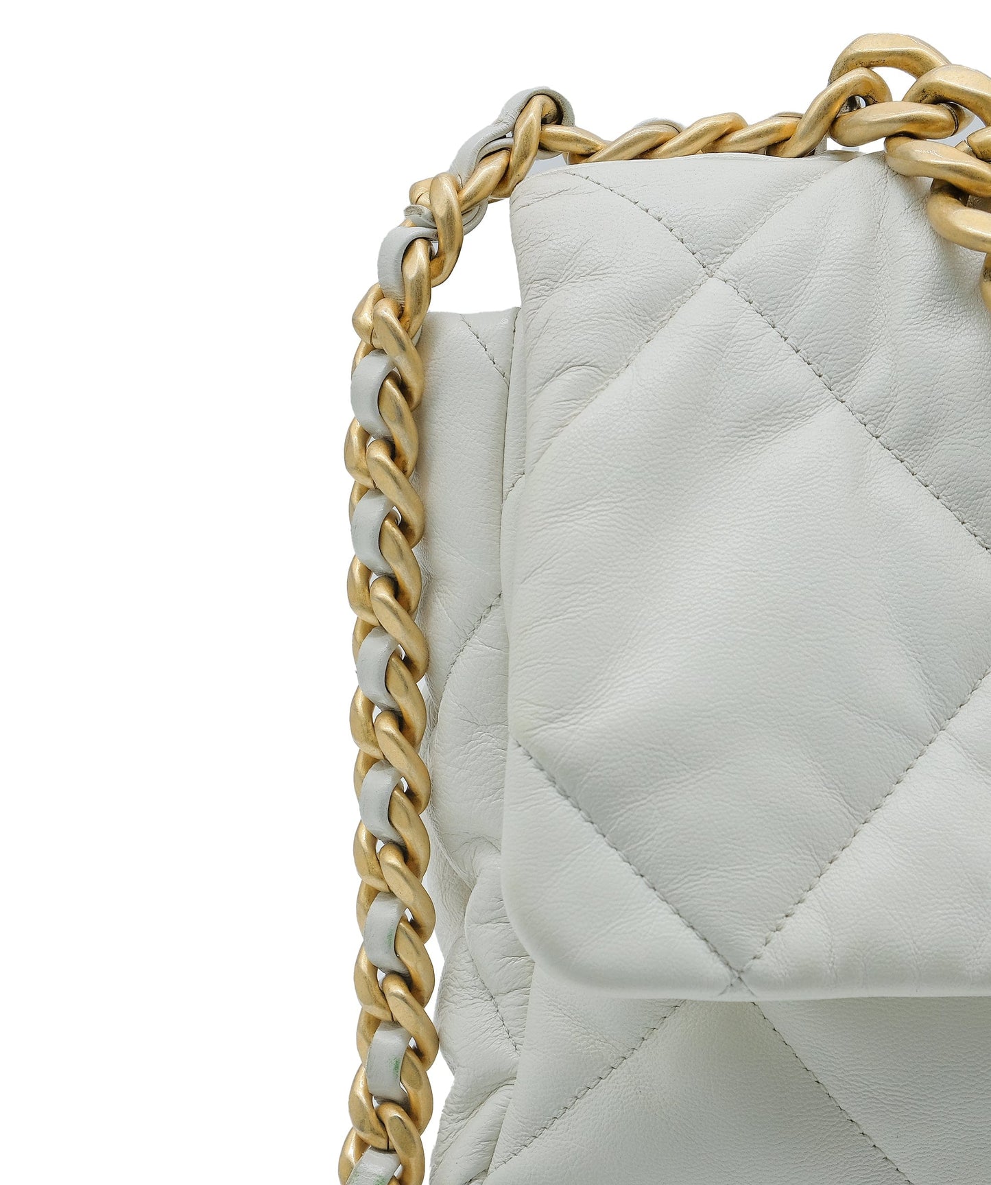 Chanel 19 White RJC3370