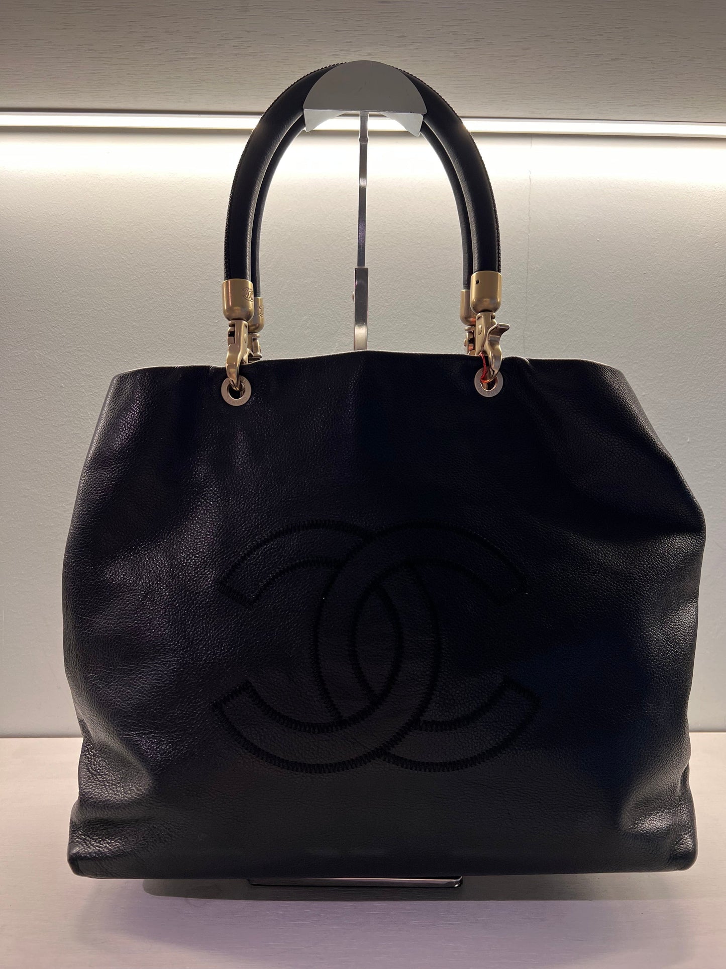 Chanel CC Top handle Bag Black in Caviar Leather SYCC117