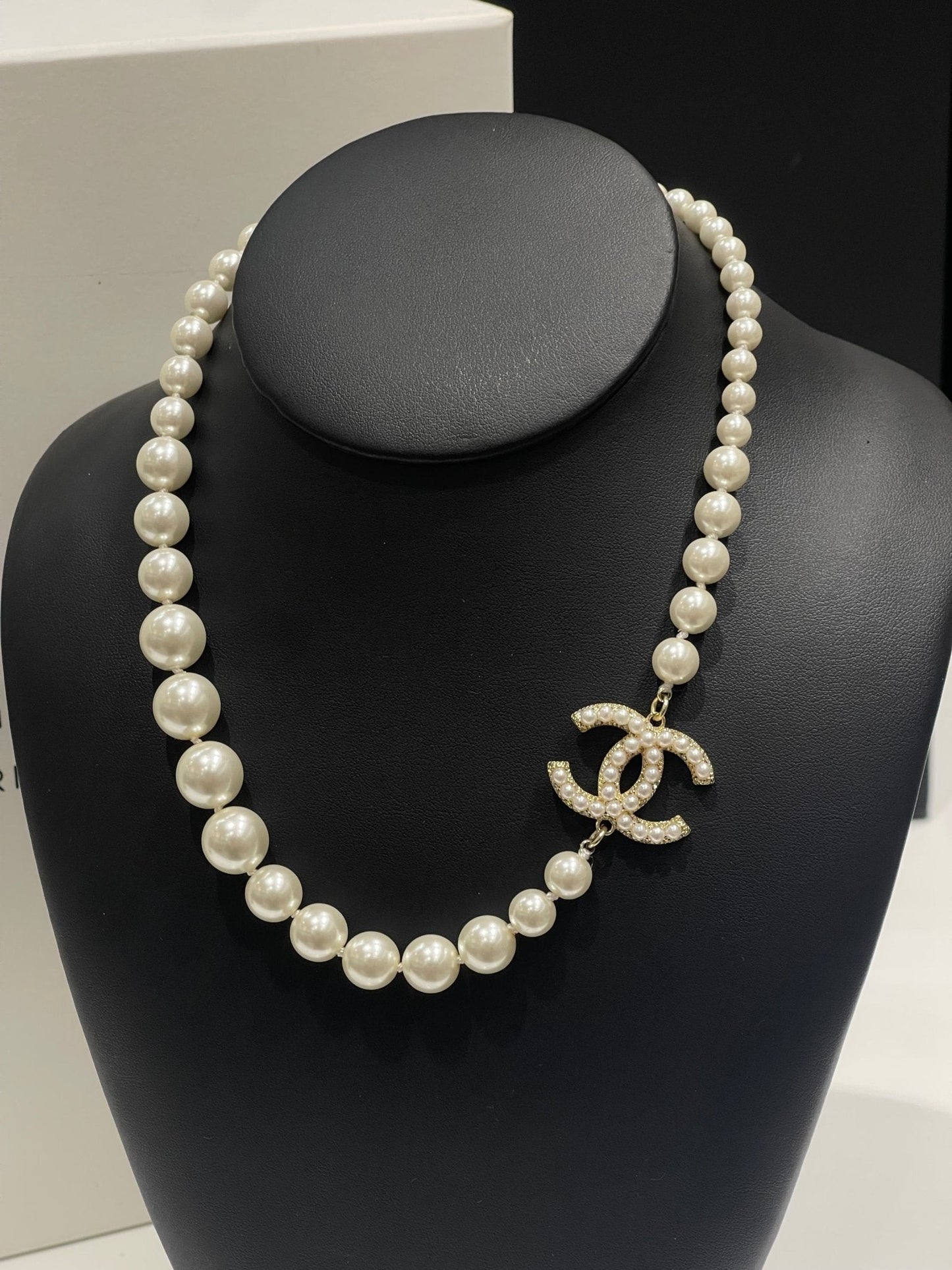 Chanel Collier Perle CC Jewelry
