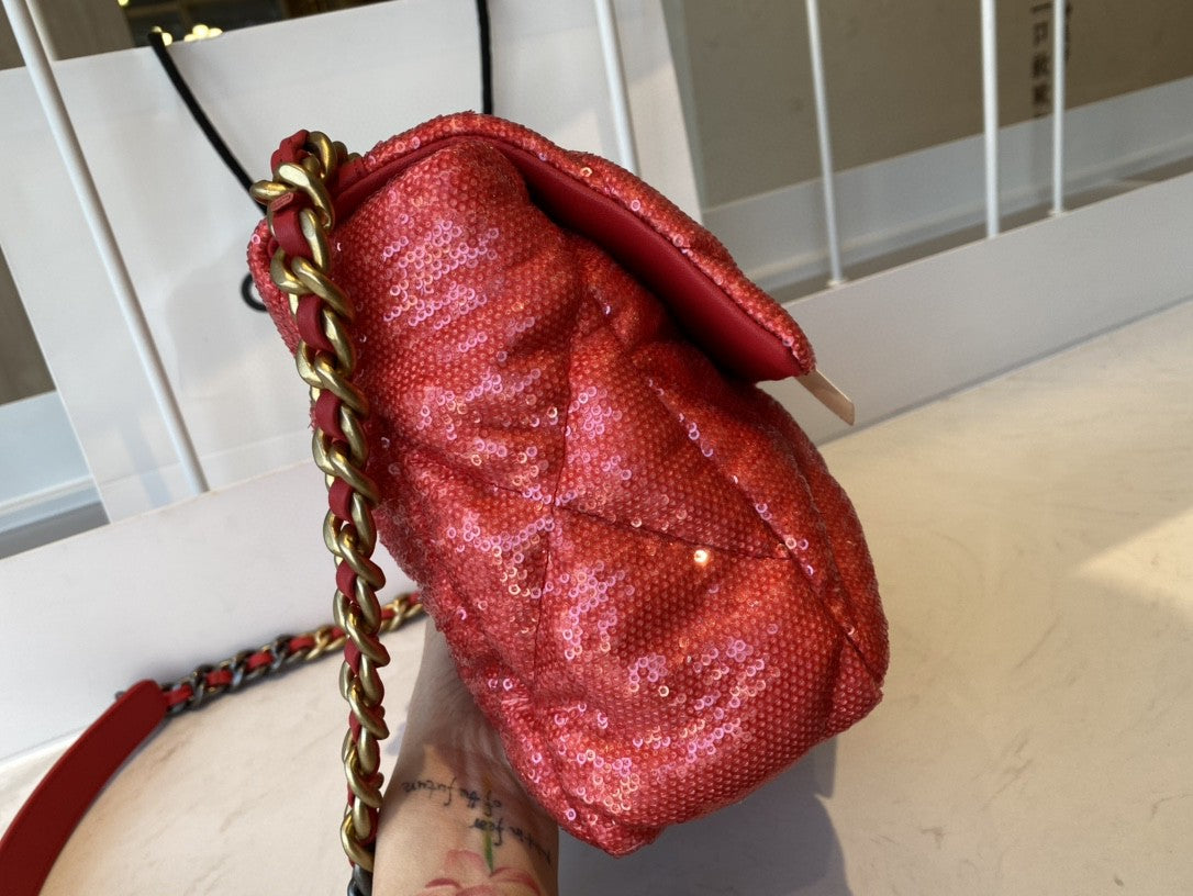 Chanel Top Qualityap Hardware Red Gold Flap Shoulder Bag