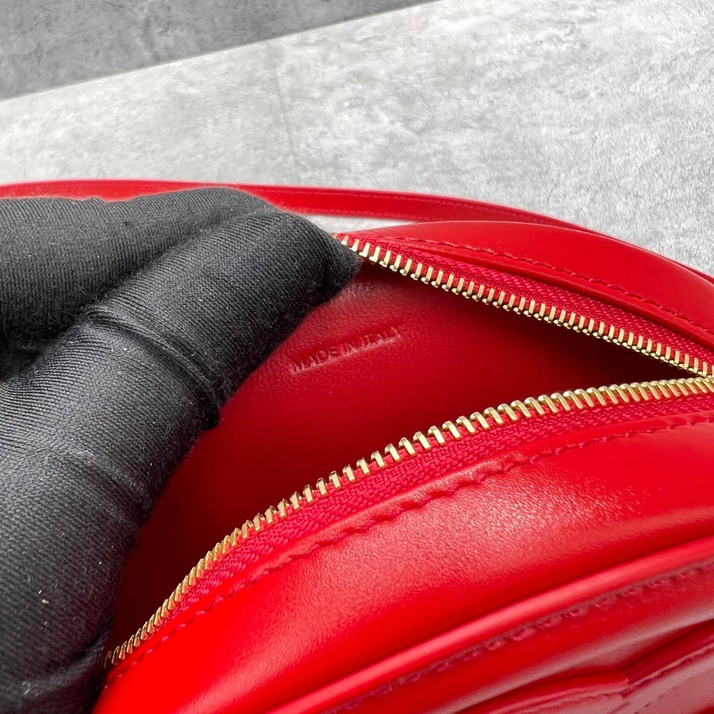 Top Quality Crossbody Oval Purse Cuir Triomphe Red Crossbody Bag