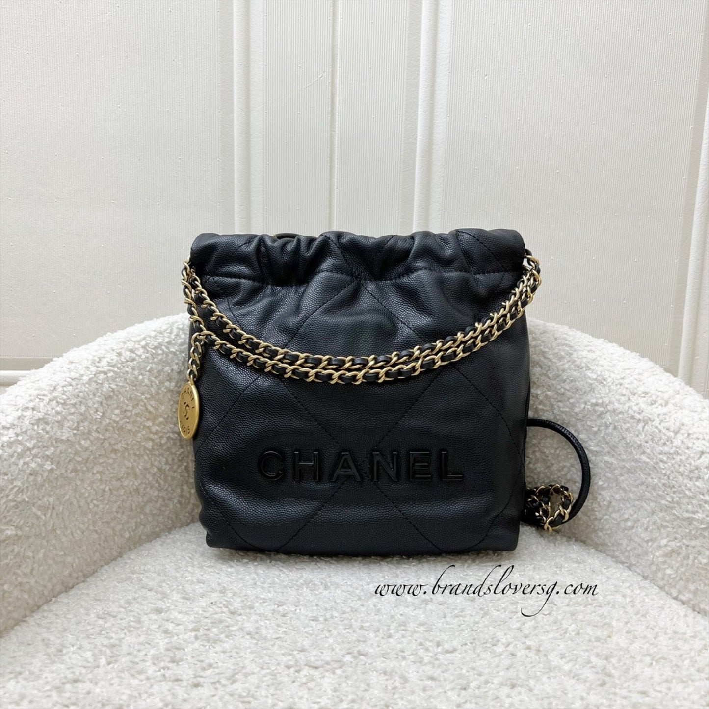 Chanel 22 Mini Hobo Handbag In Black Shiny Caviar And Aghw (model: AS3980)