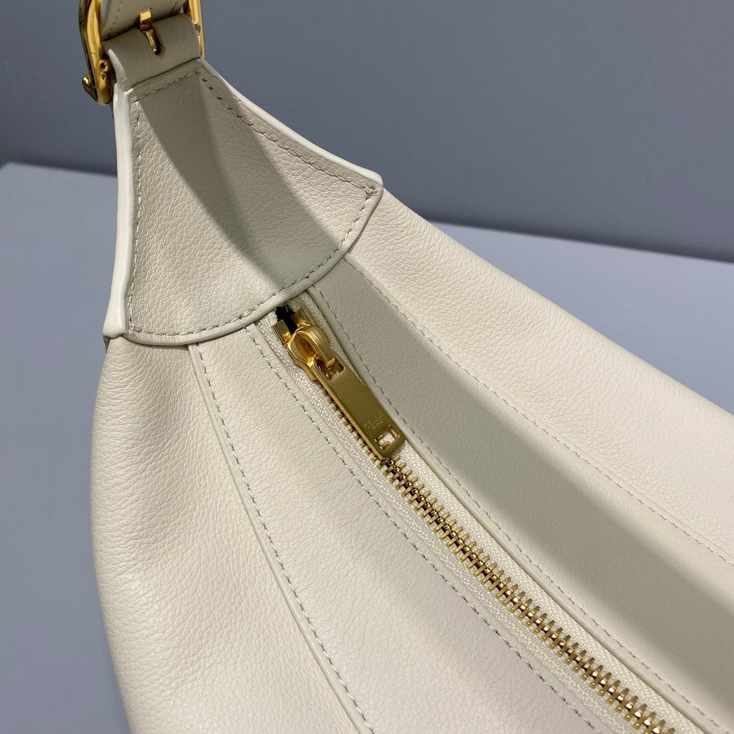 Top Quality Metop Qualityum Romy In Supple White Travel Bag