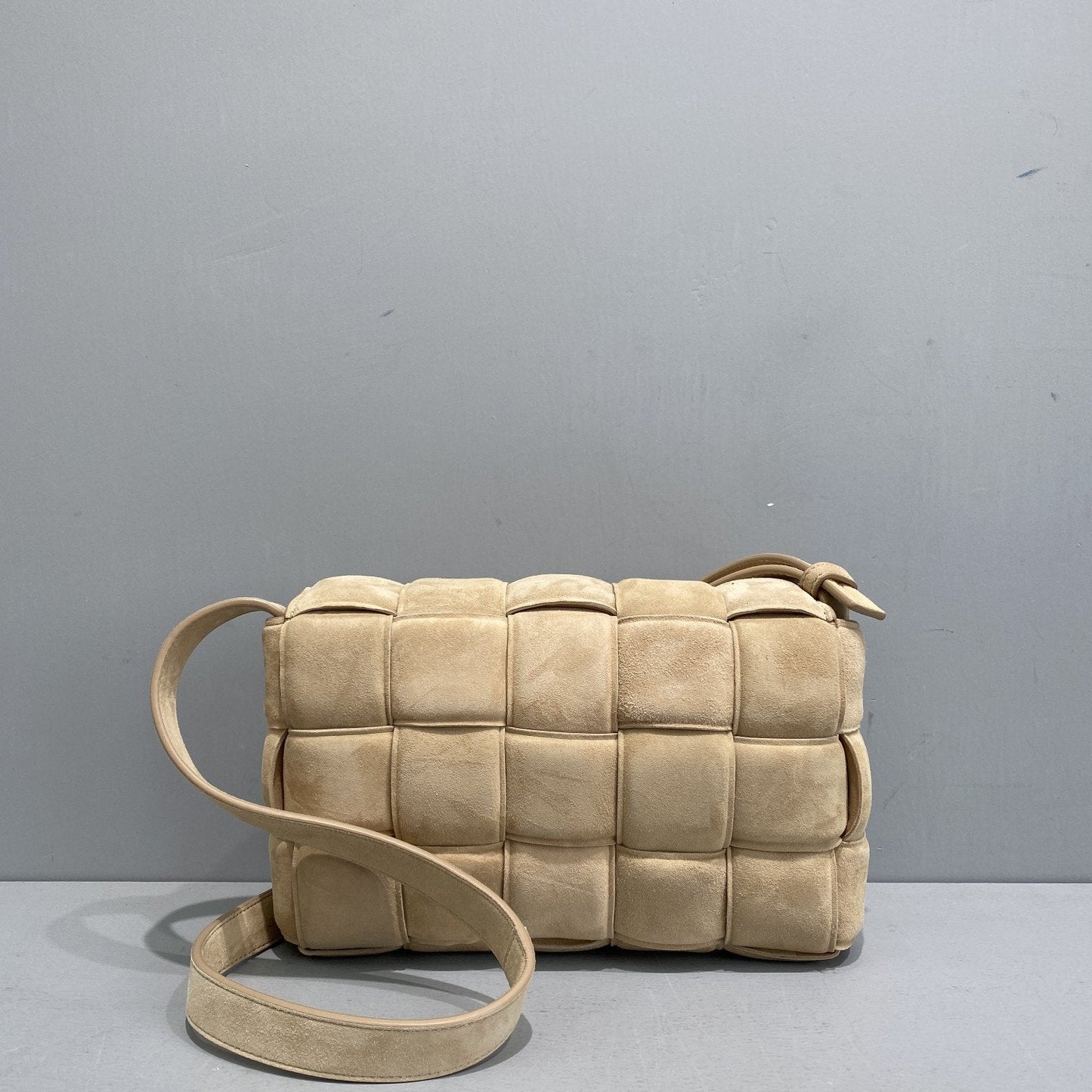 Top Quality Padded Cassette For Women Women Beige Travel Bag
